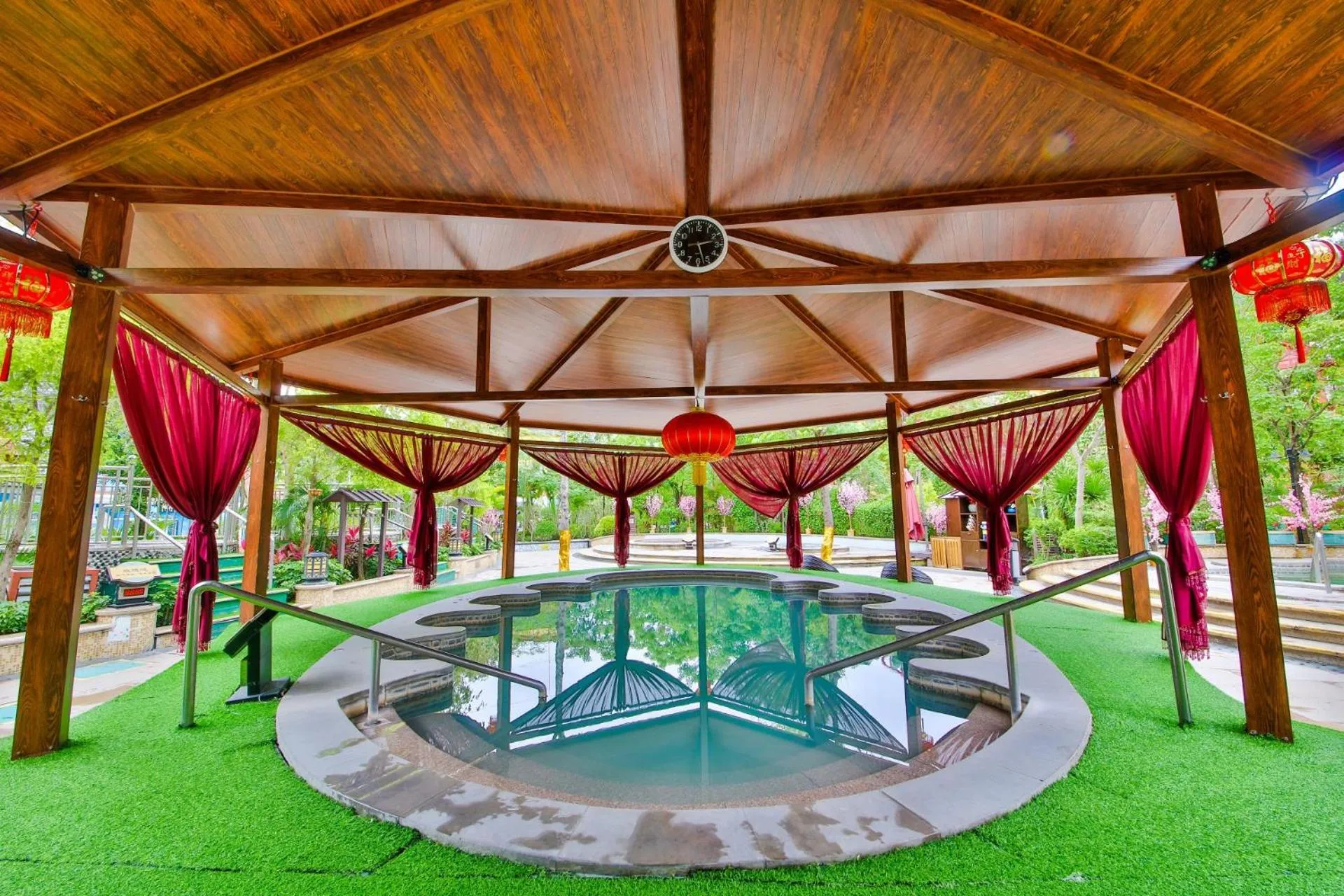 Hot Spring Bath in Four Points by Sheraton Heyuan Resort