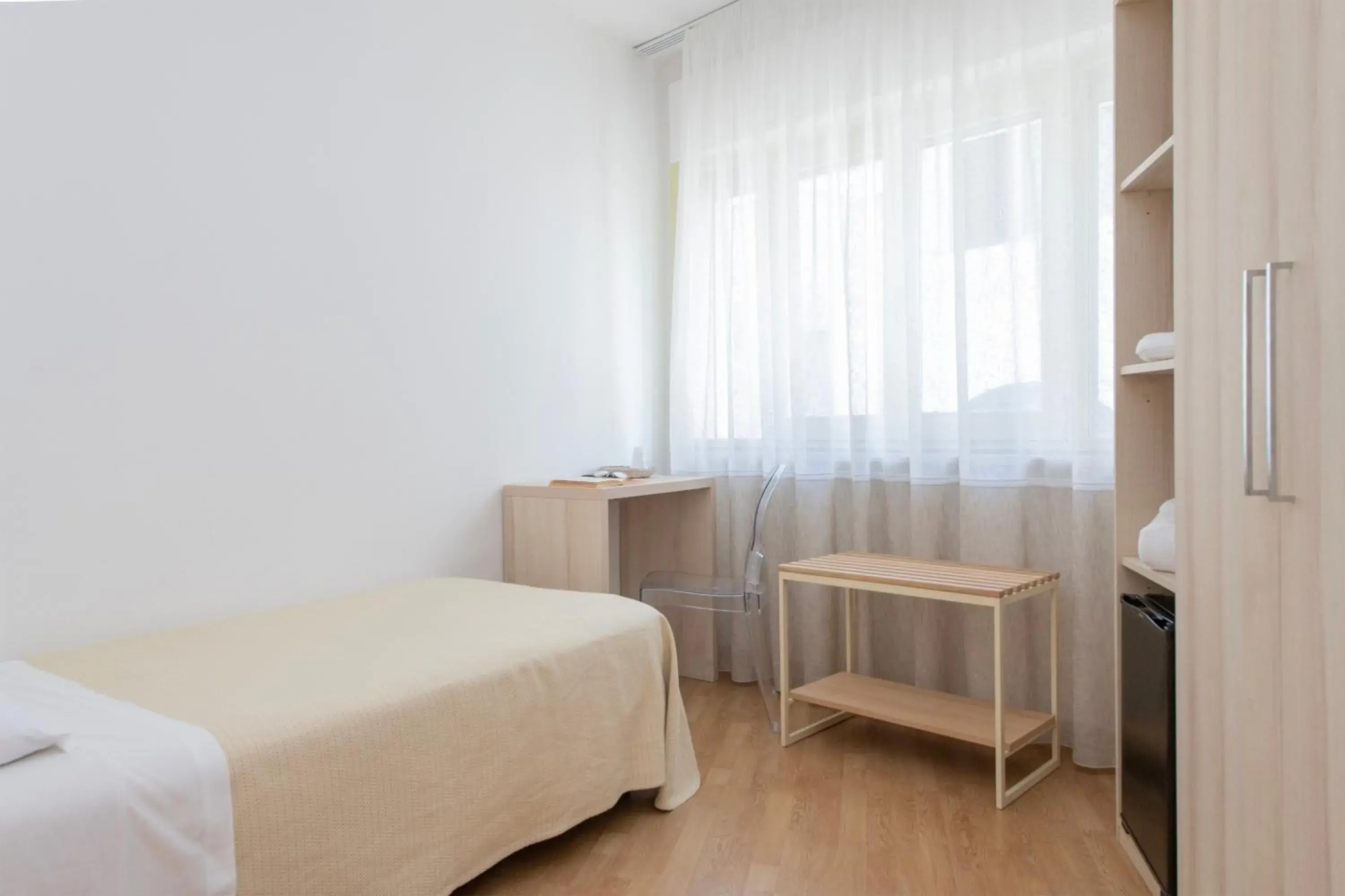 Bed in Hotel Albània Bed in Hotel Albània