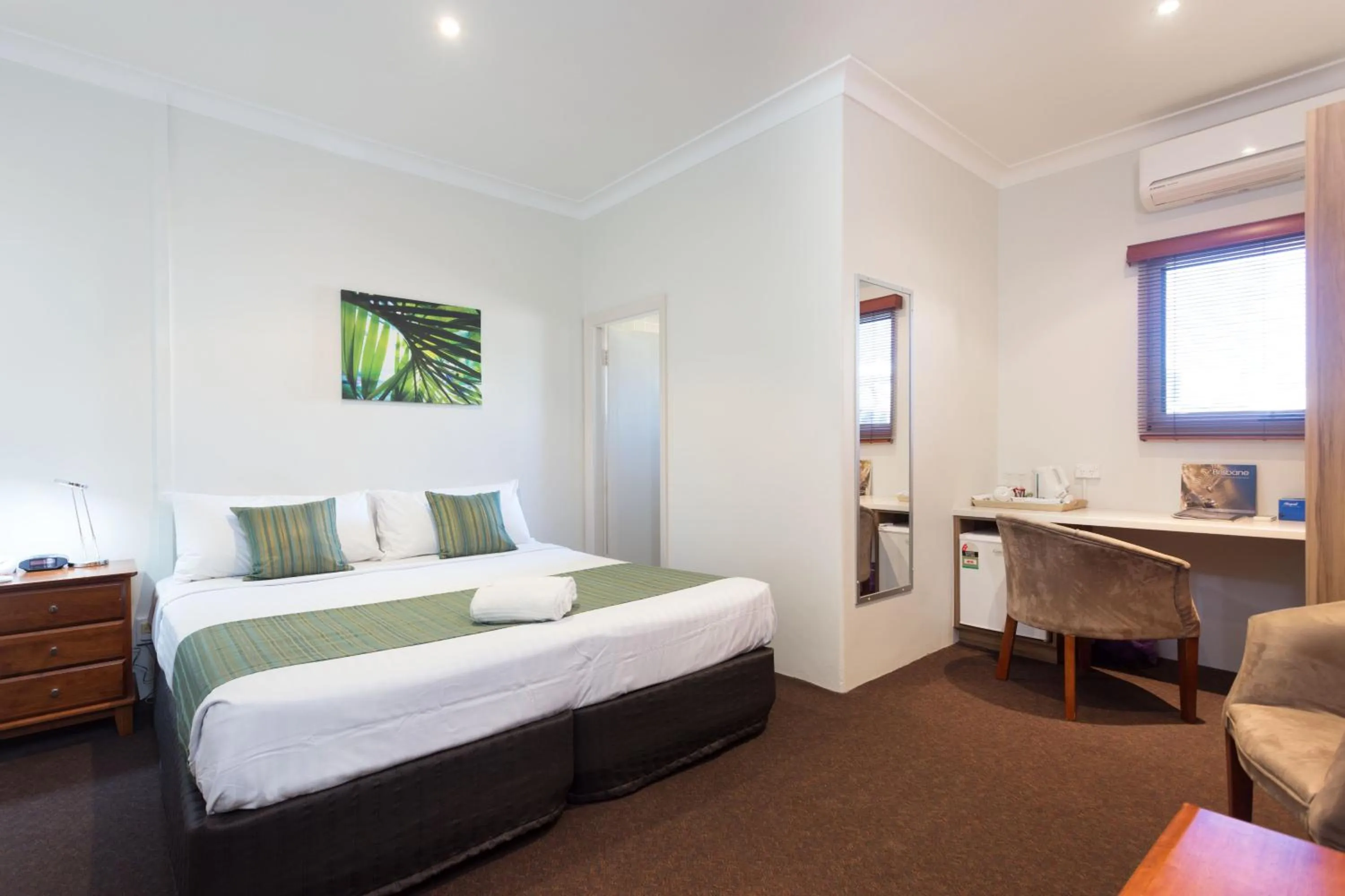 Traditional King or Twin Room with Ensuite (Can be noisy as located above Hotel Bar) in Nightcap at Manly Hotel