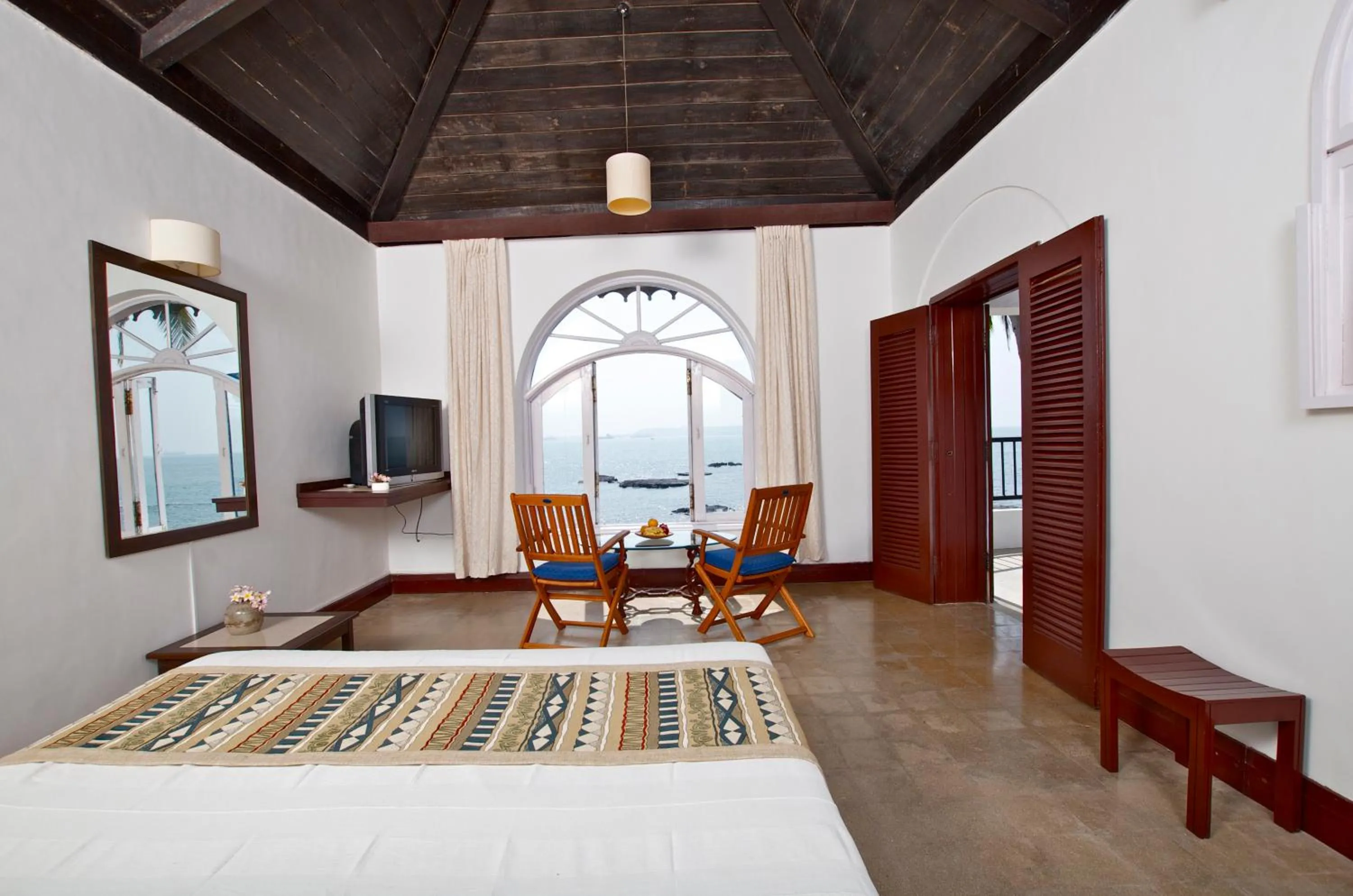 River view, Bed in O Pescador an Indy Resort