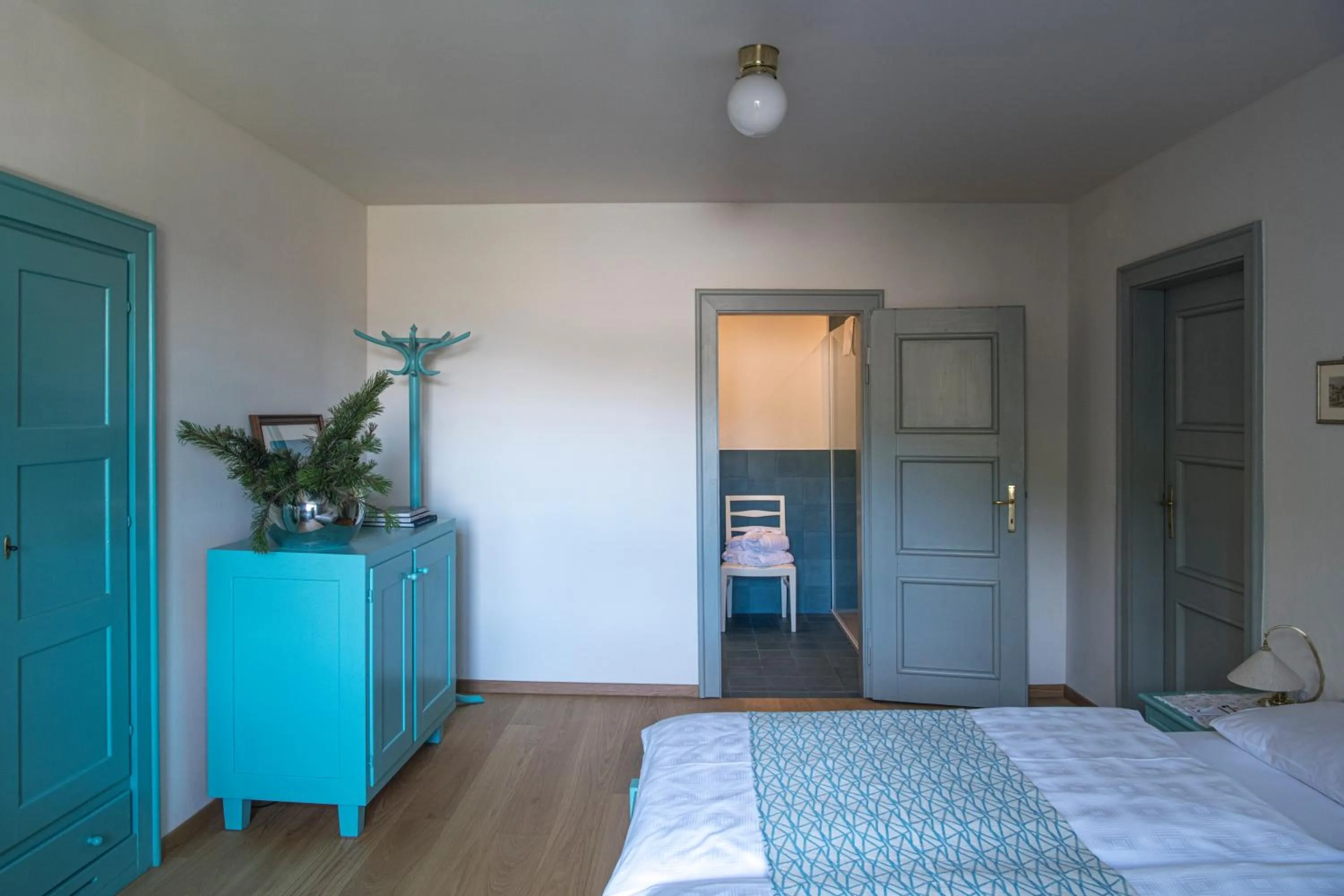 Bathroom, Bed in Hotel Tre Cime Sesto - Sexten