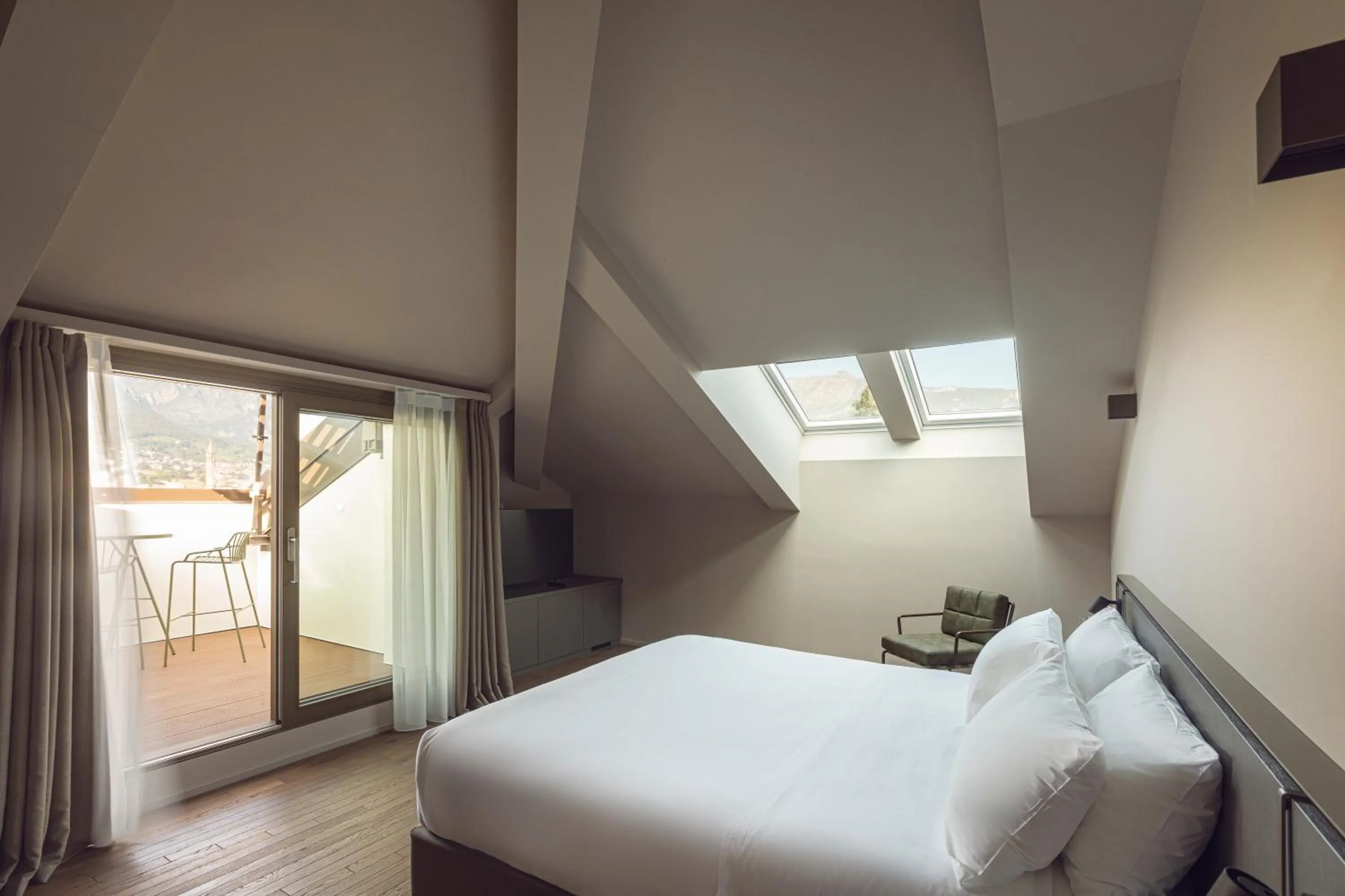 Bed in Hotel Promessi Sposi