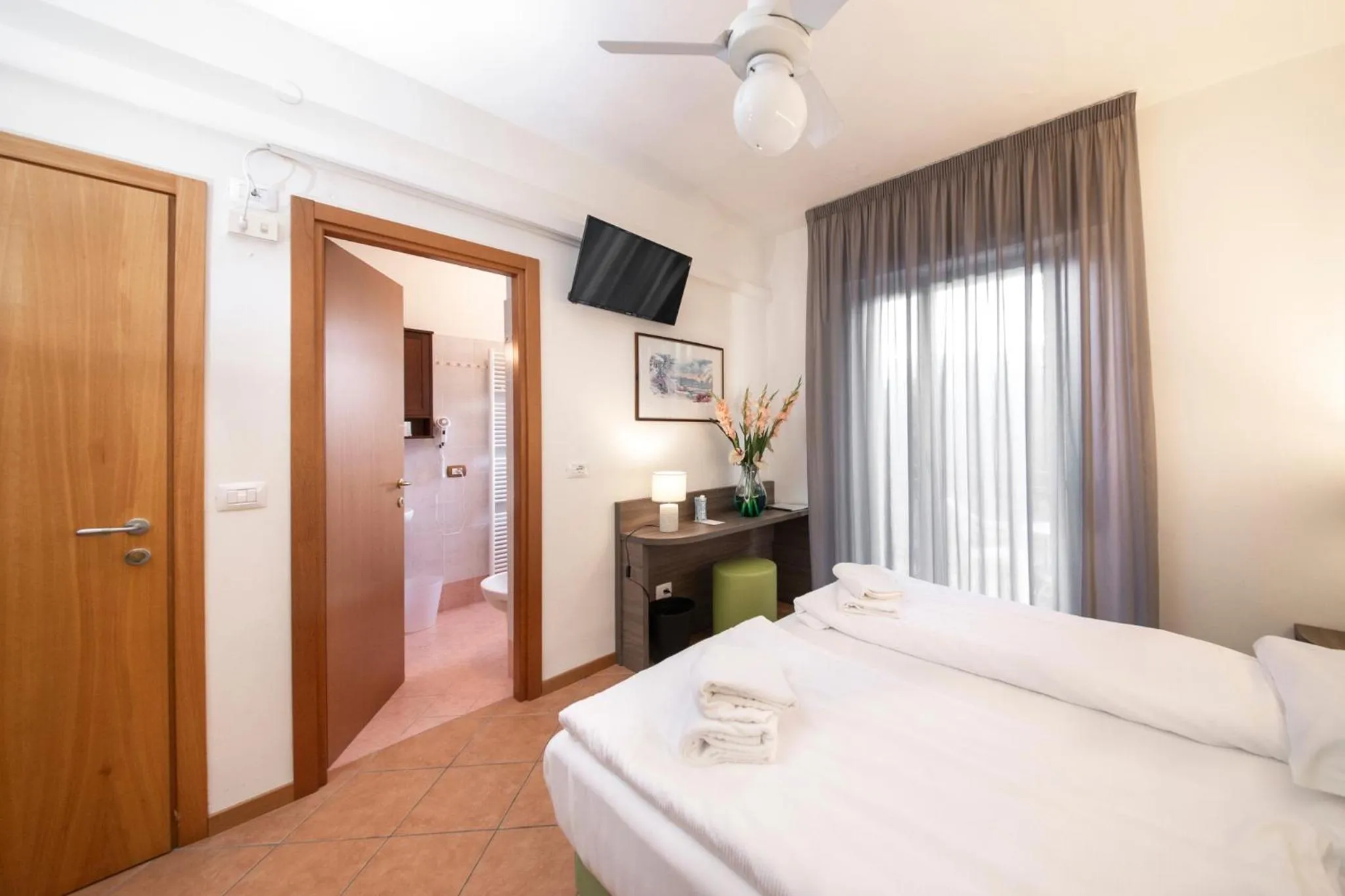 TV and multimedia, Bed in Hotel Menapace