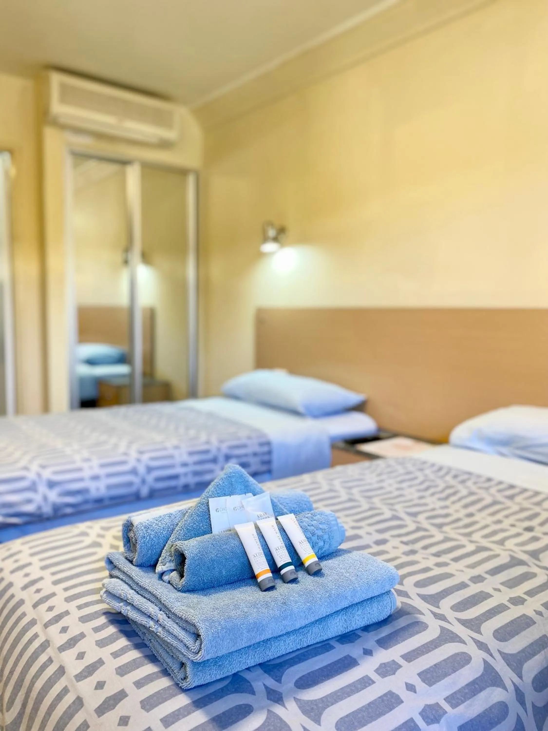 Bed in Econo Lodge Karratha