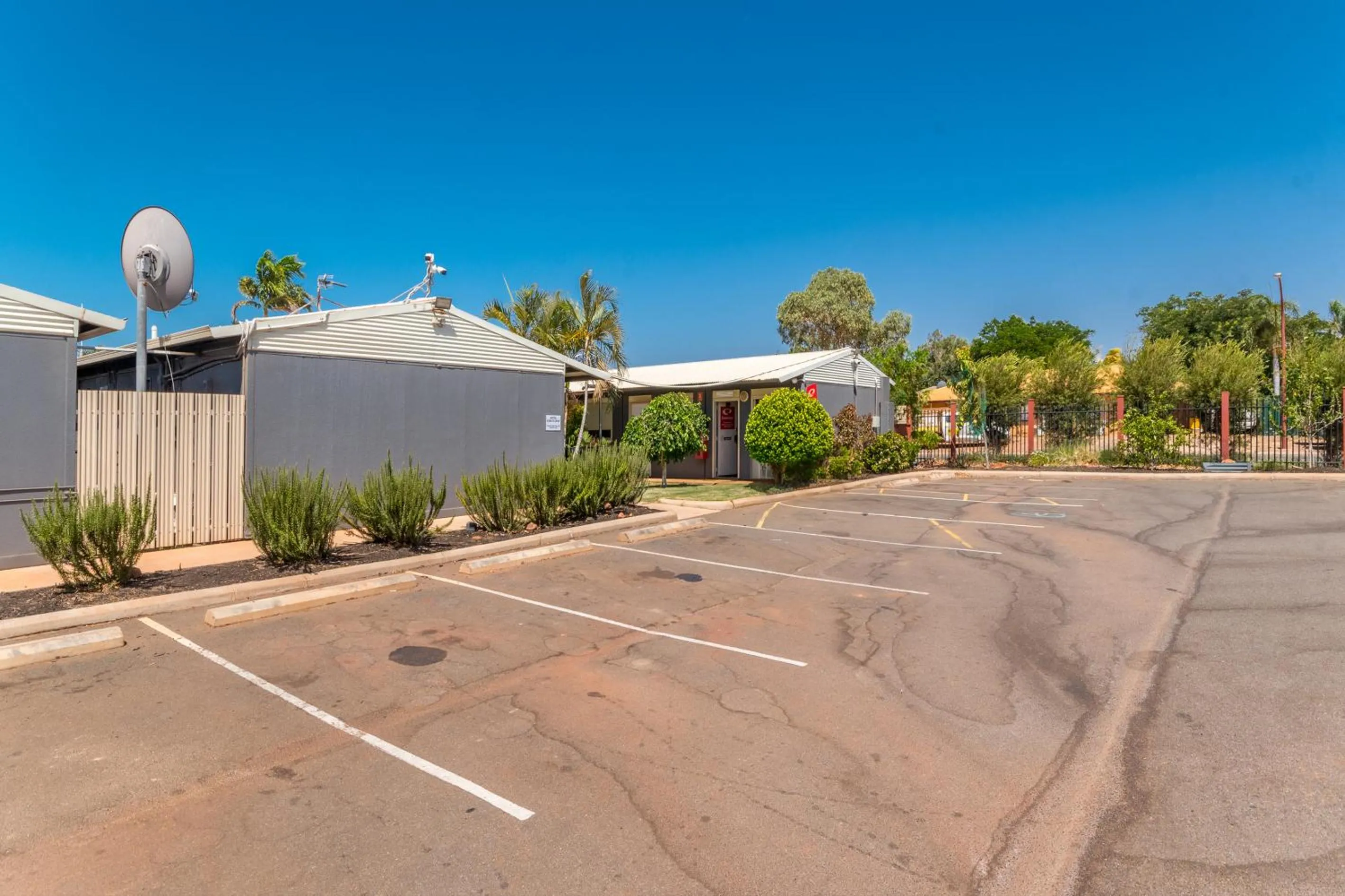 Parking in Econo Lodge Karratha