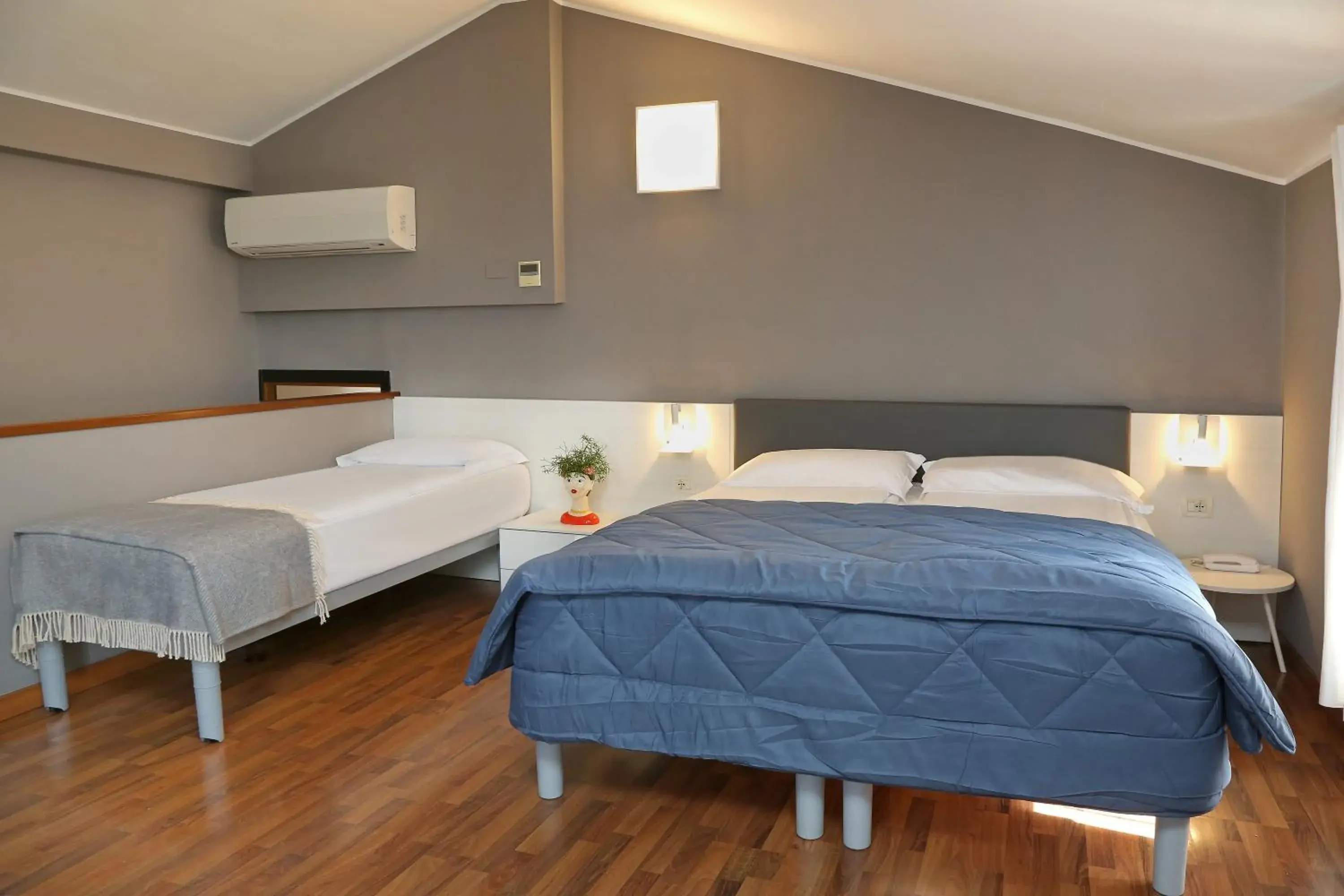 Balcony/Terrace, Bed in Albergo All'Ancora