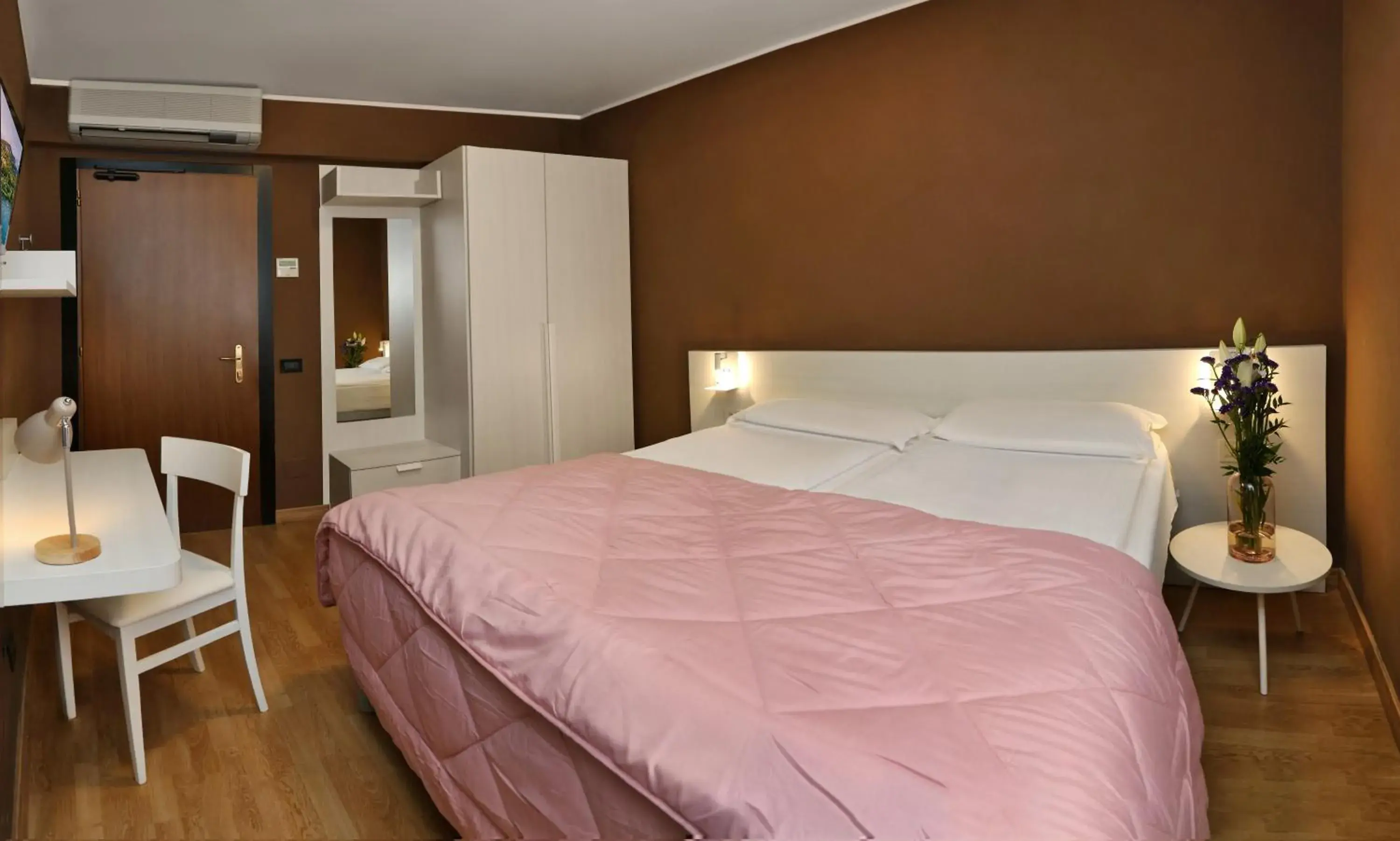 Bedroom, Bed in Albergo All'Ancora