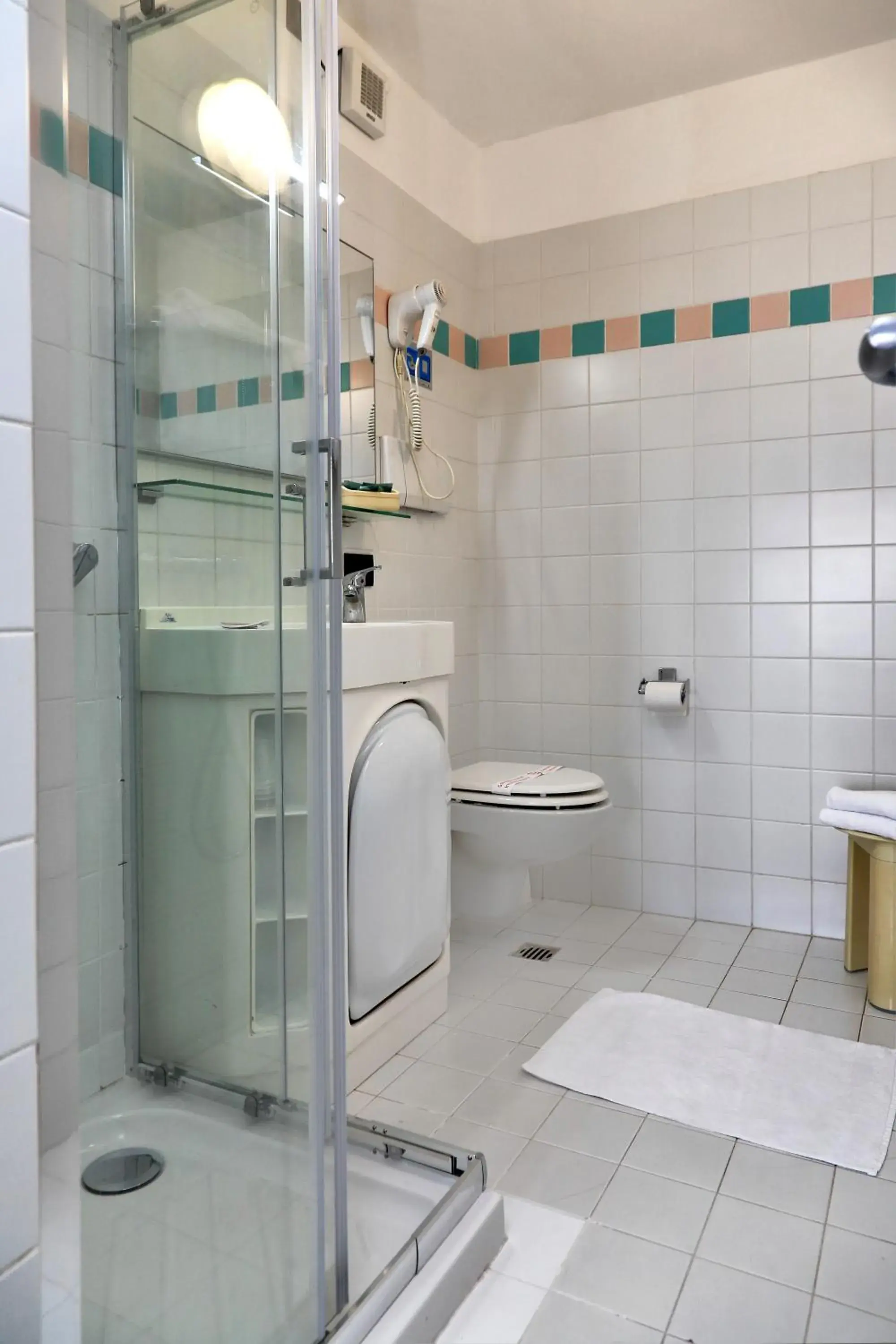 Shower, Bathroom in Albergo All'Ancora