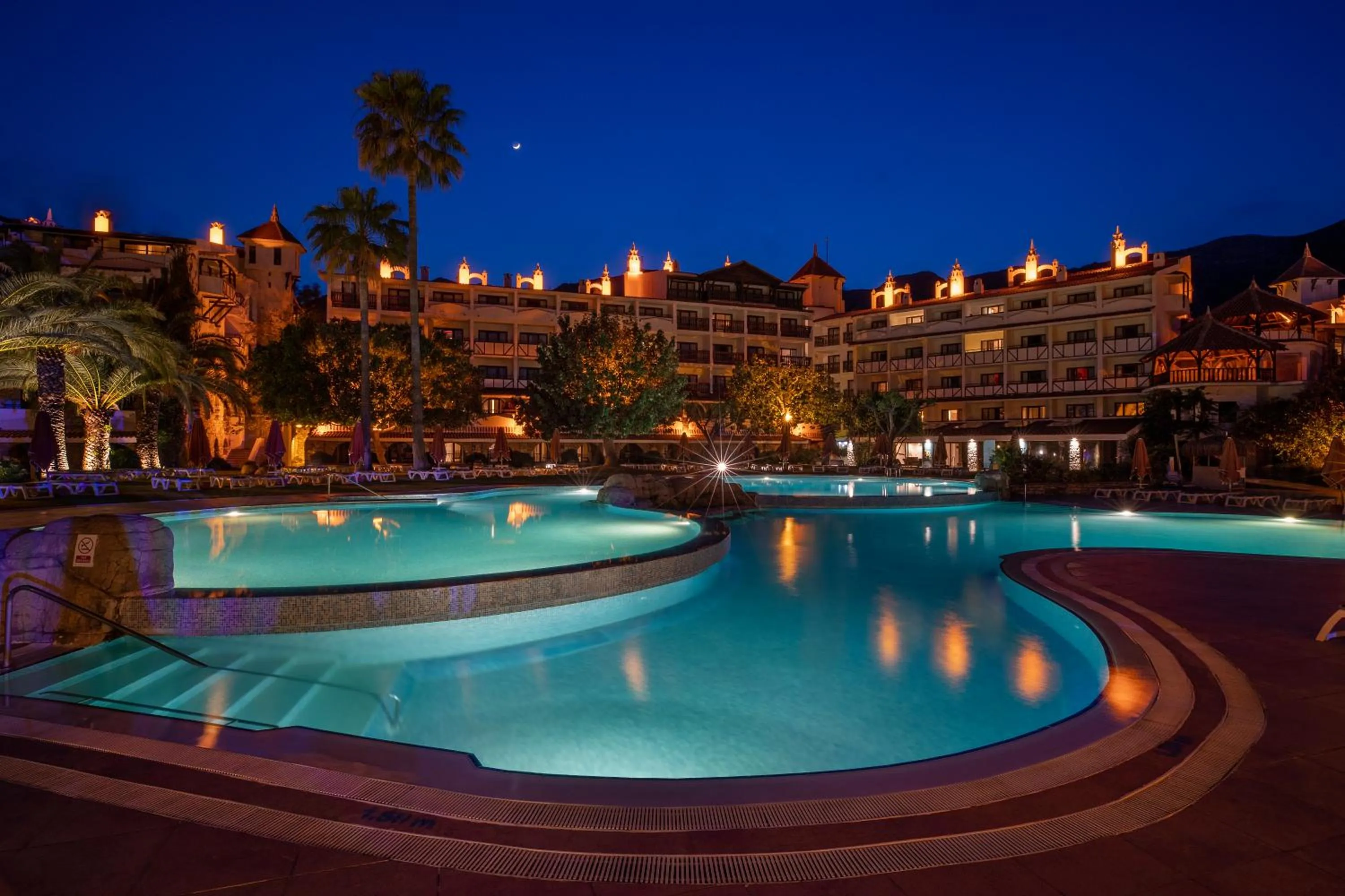 Property building in Marti Resort Deluxe Hotel