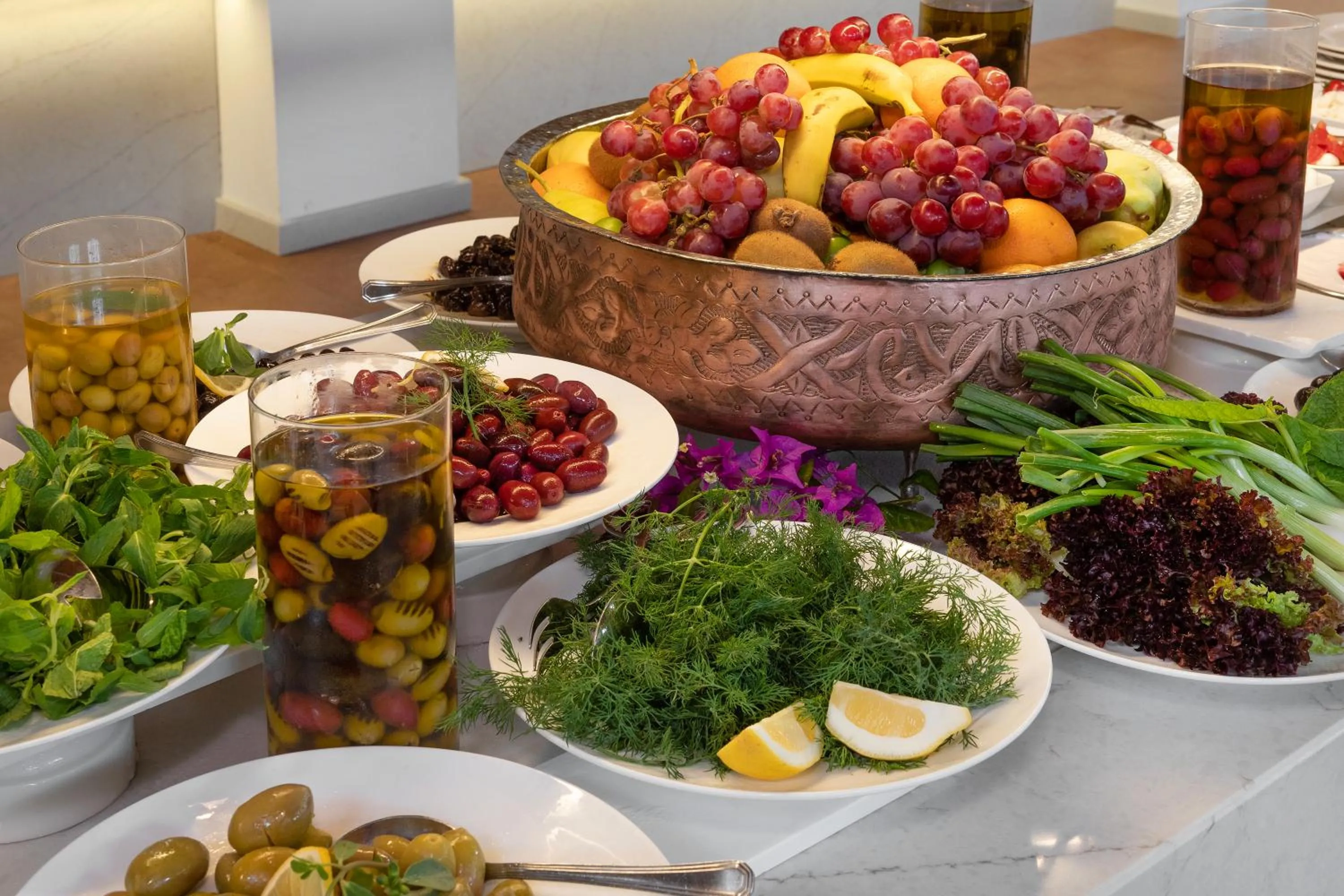 Restaurant/places to eat in Marti Resort Deluxe Hotel