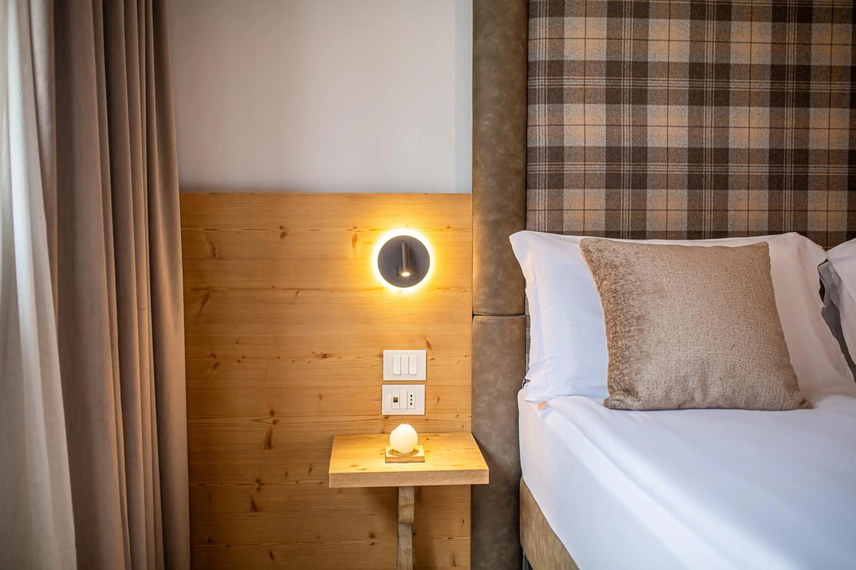 Restaurant/places to eat, Bed in Hotel Nigritella