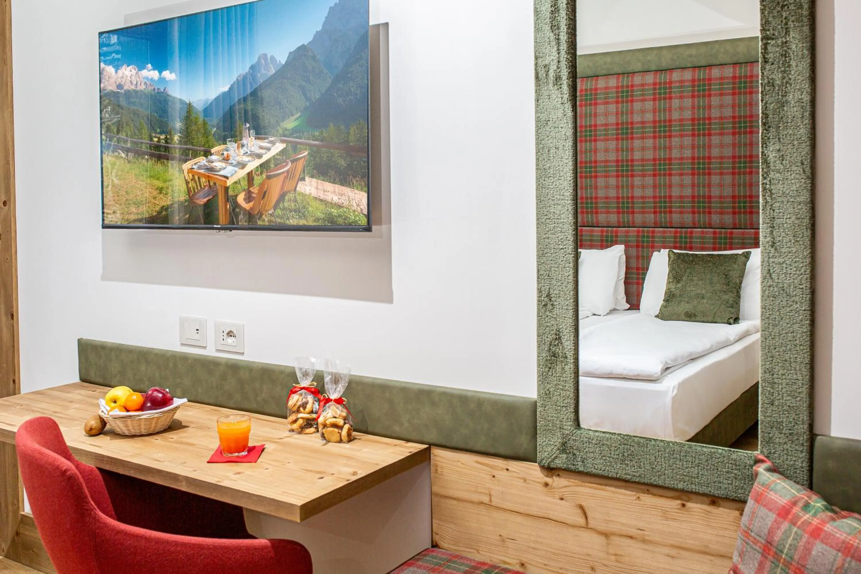 Restaurant/places to eat, Bed in Hotel Nigritella