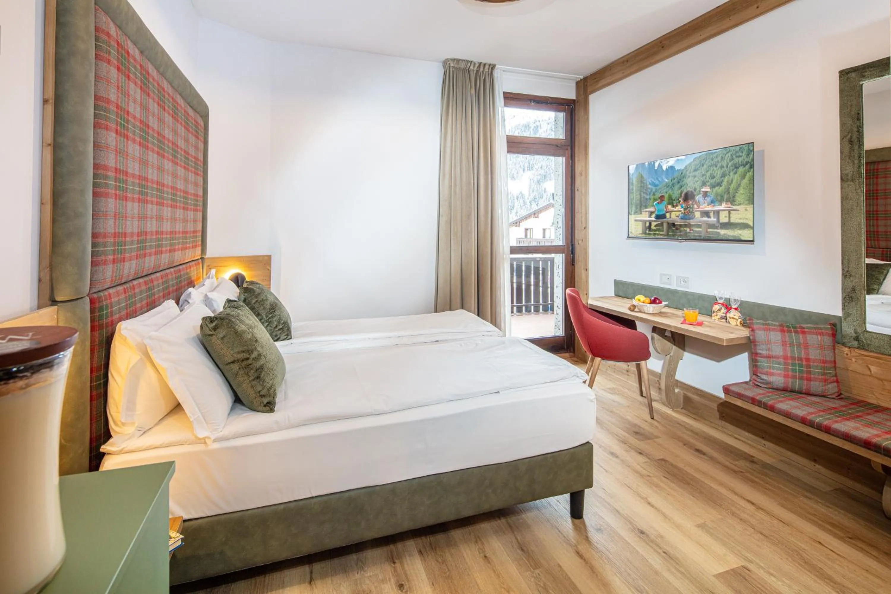 Restaurant/places to eat, Bed in Hotel Nigritella