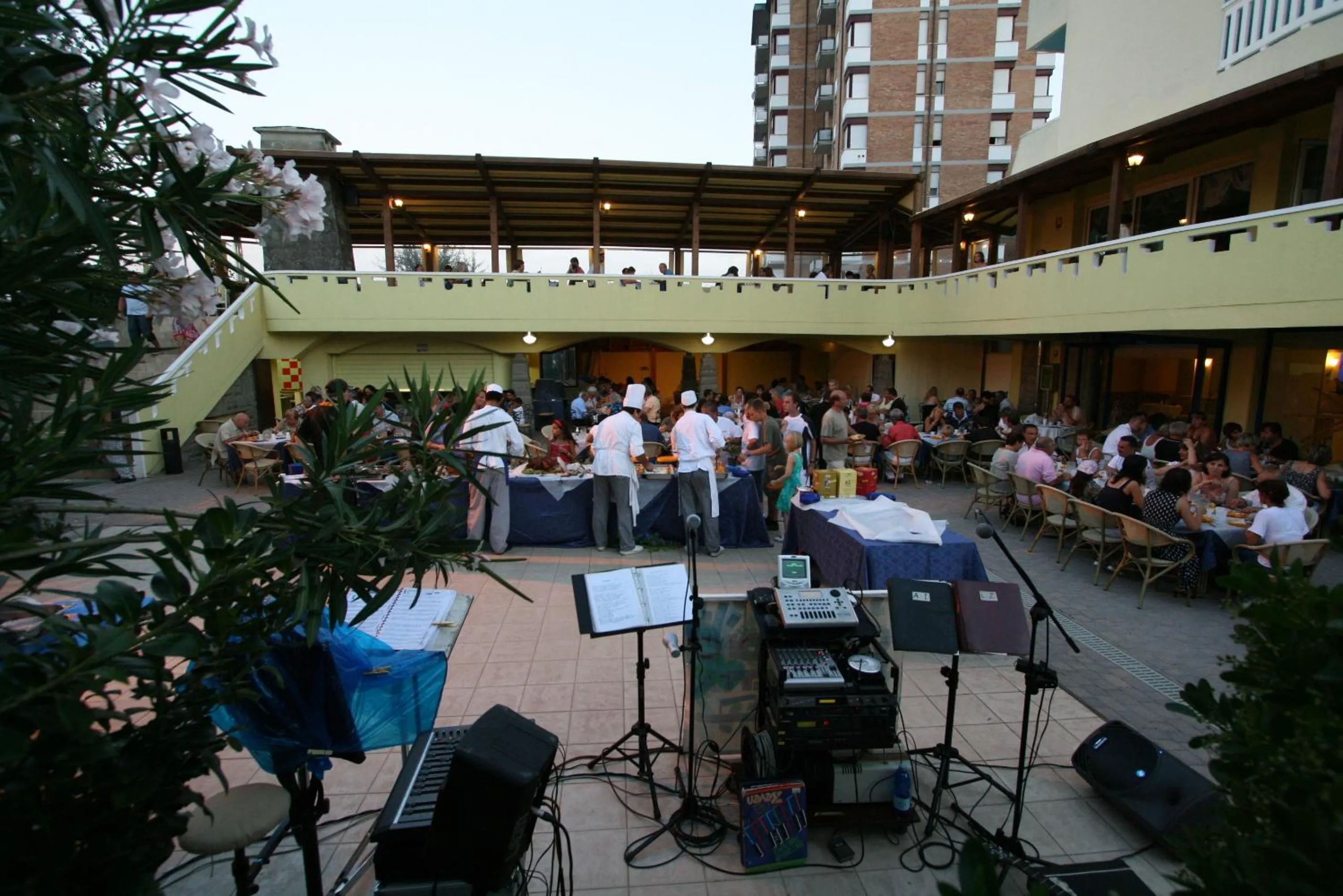 Evening entertainment in Grand Hotel Azzurra Club