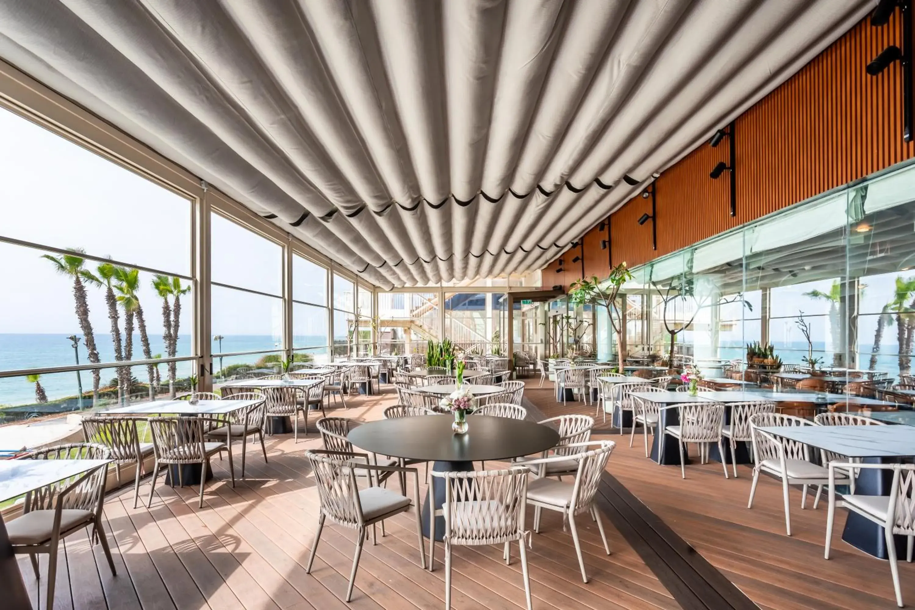 Restaurant/places to eat in Daniel Herzliya Hotel Restaurant/places to eat in Daniel Herzliya Hotel