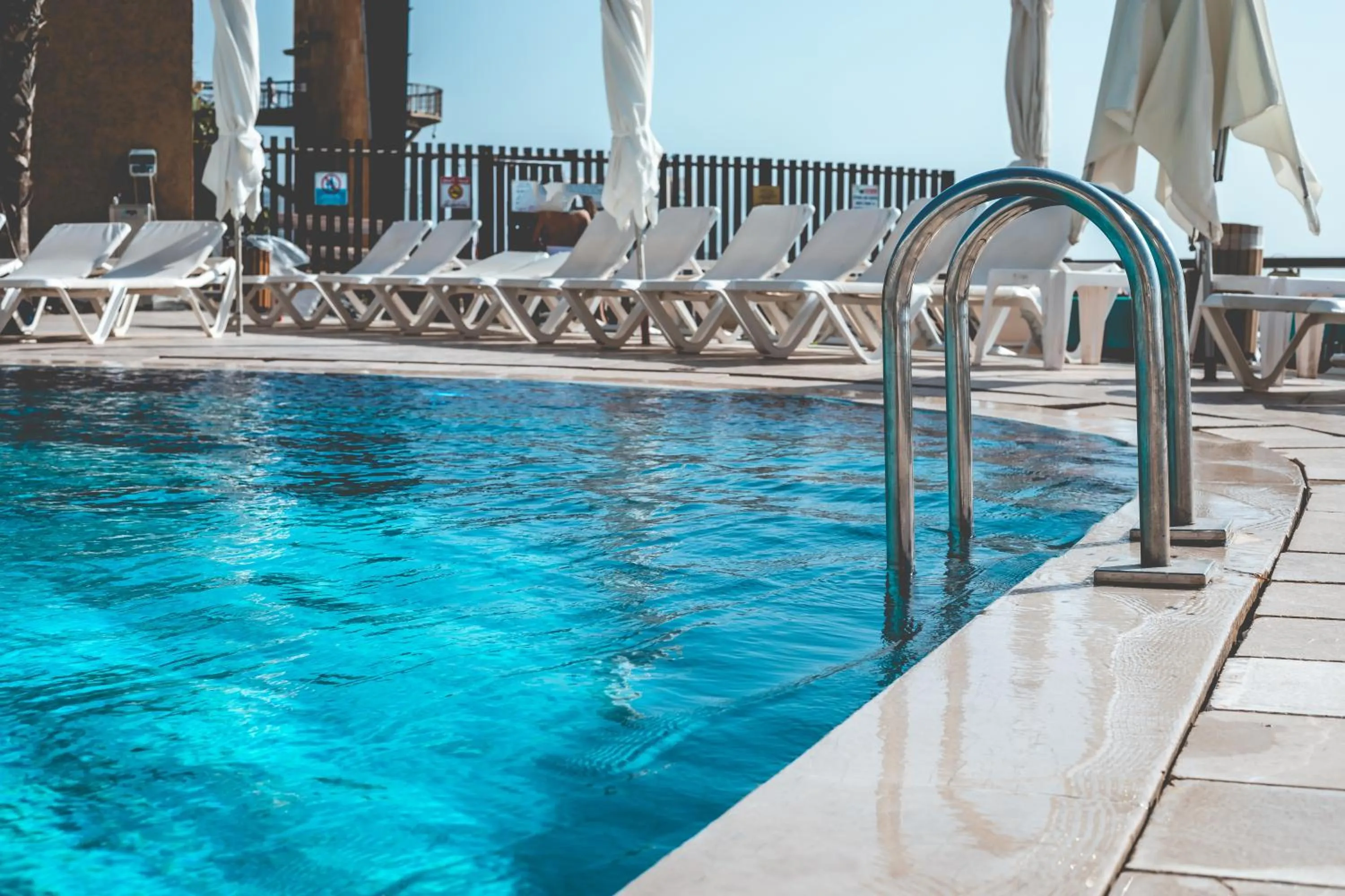 Swimming pool in Daniel Herzliya Hotel