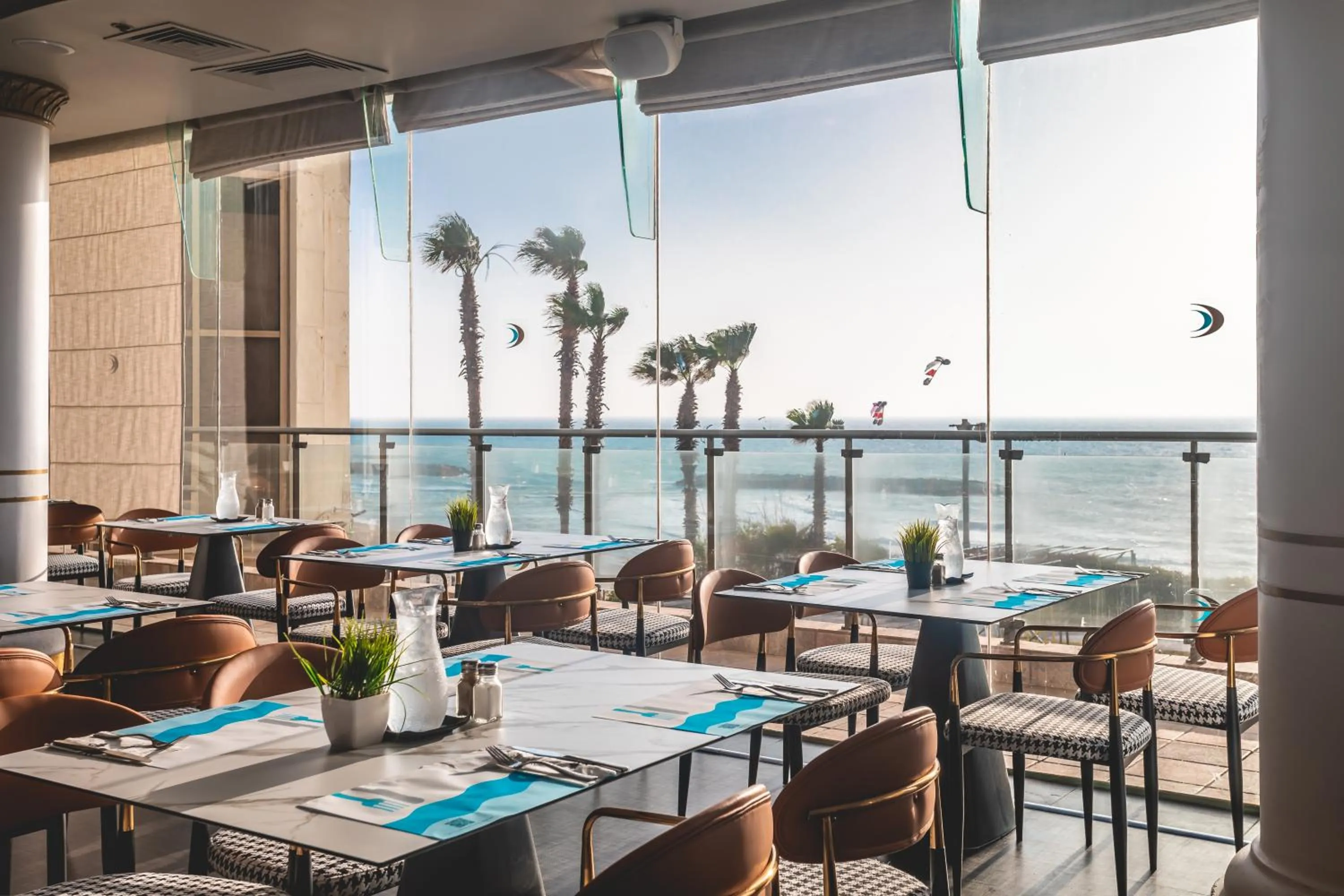 Restaurant/places to eat in Daniel Herzliya Hotel