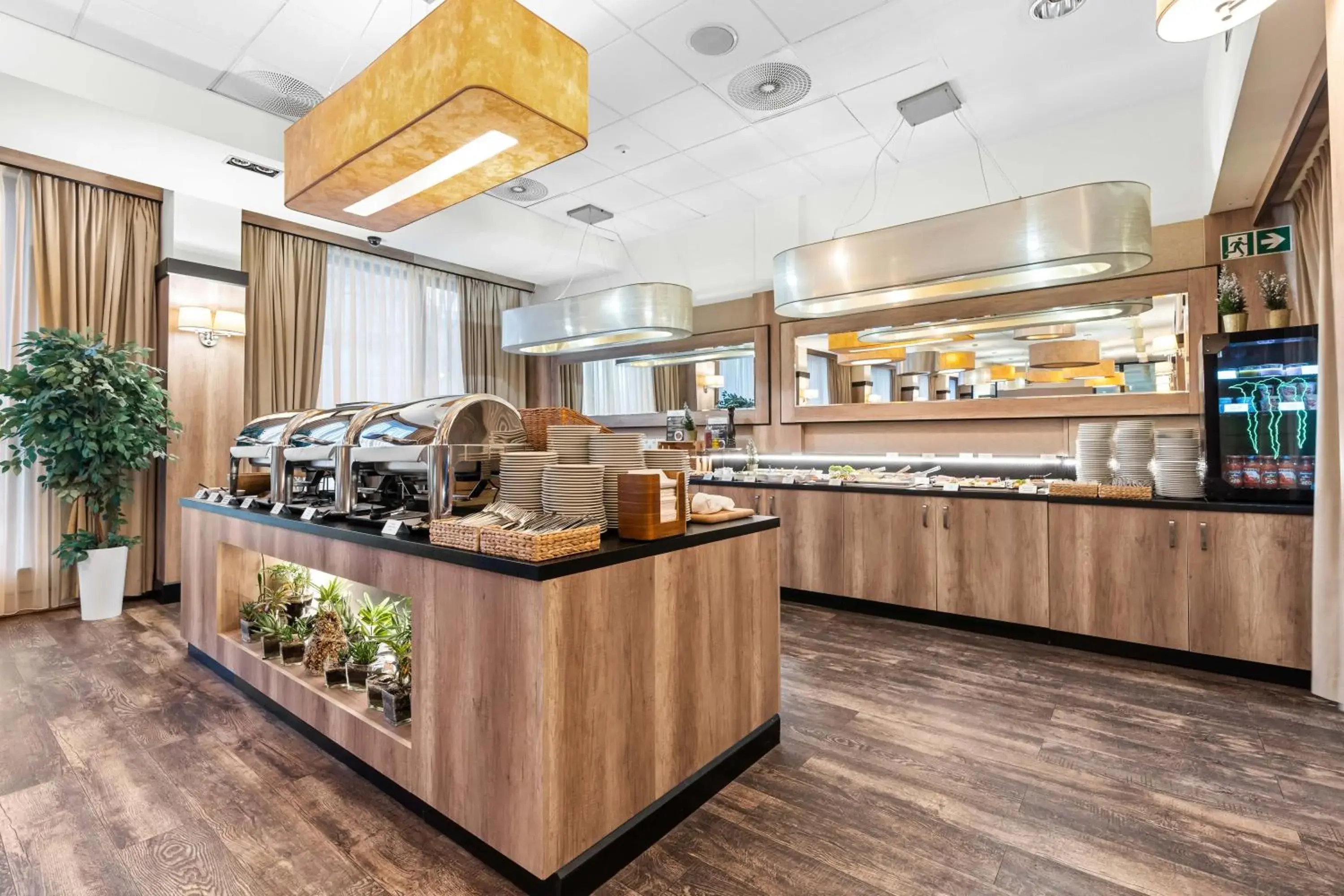 Restaurant/places to eat in Park Hotel Diament Wroclaw Restaurant/places to eat in Park Hotel Diament Wroclaw