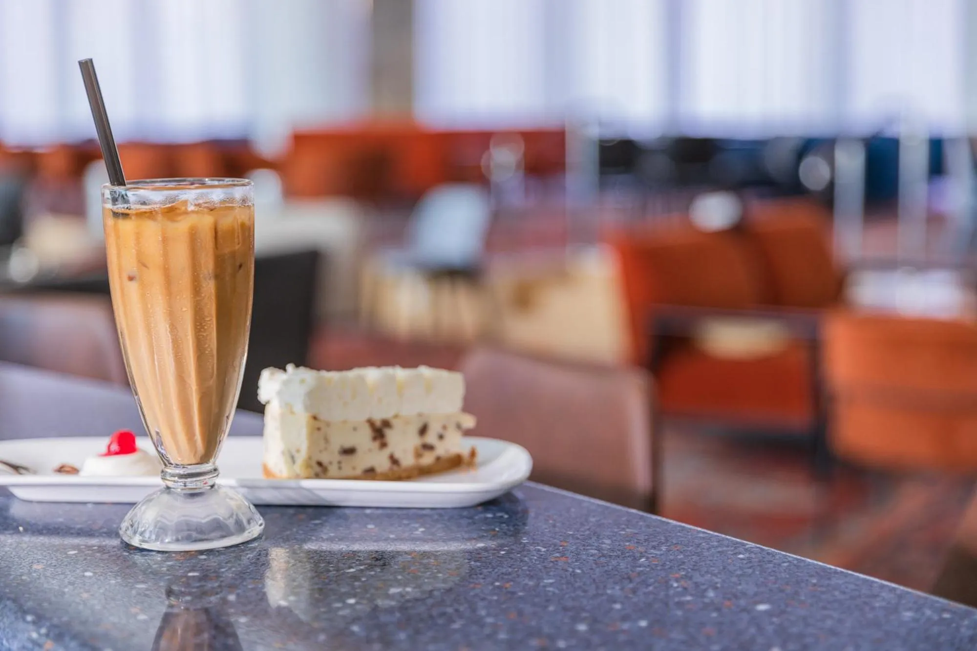 Food and drinks in Enjoy Dead Sea Hotel