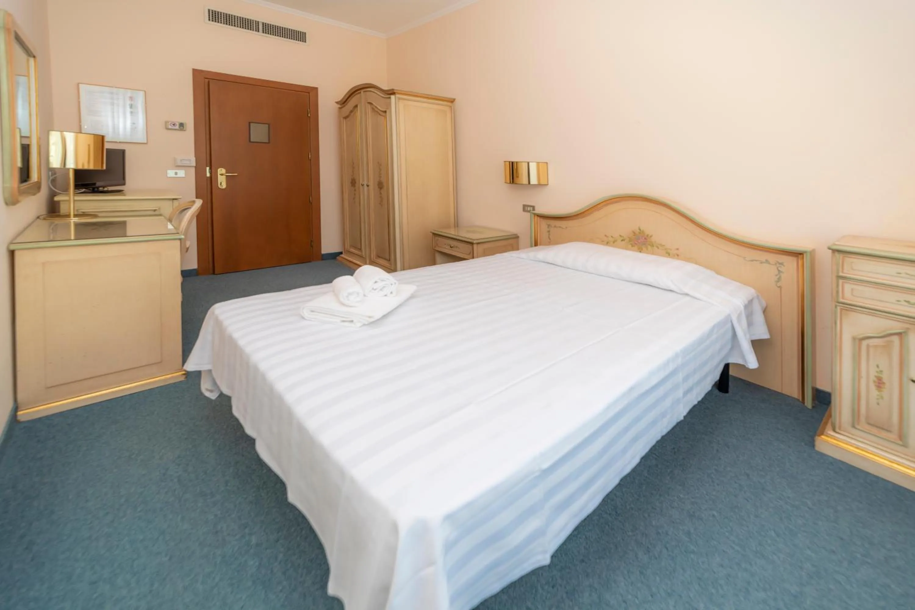 Bedroom, Bed in Hotel Della Torre