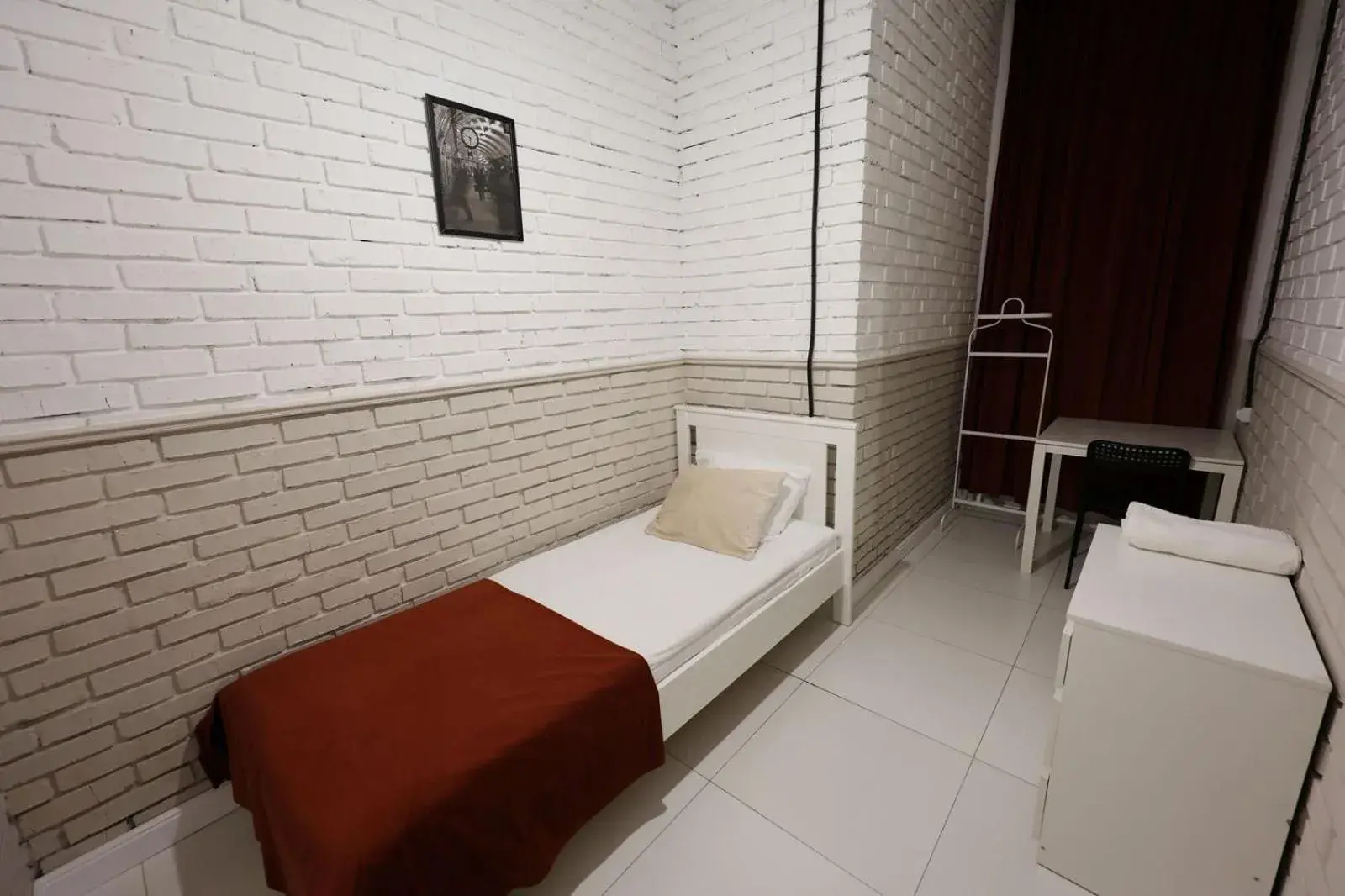 Budget Single Room without Window in HANNAH INN - ex HELLO INN Budget Single Room without Window in HANNAH INN - ex HELLO INN