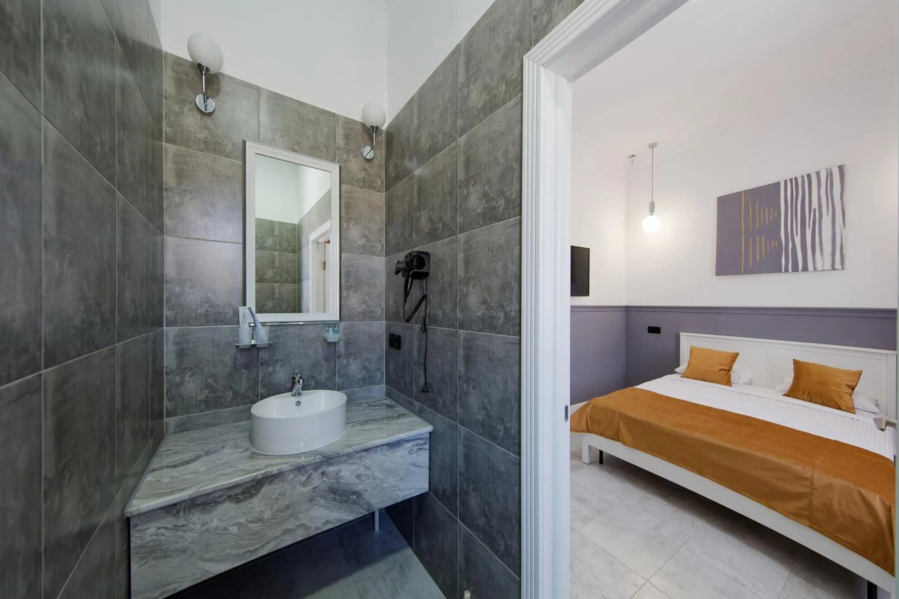 Bed in HANNAH INN - ex HELLO INN