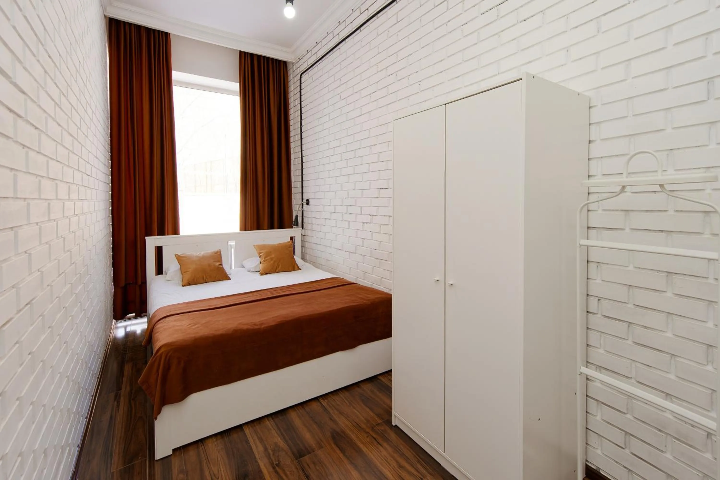 Bed in HANNAH INN - ex HELLO INN