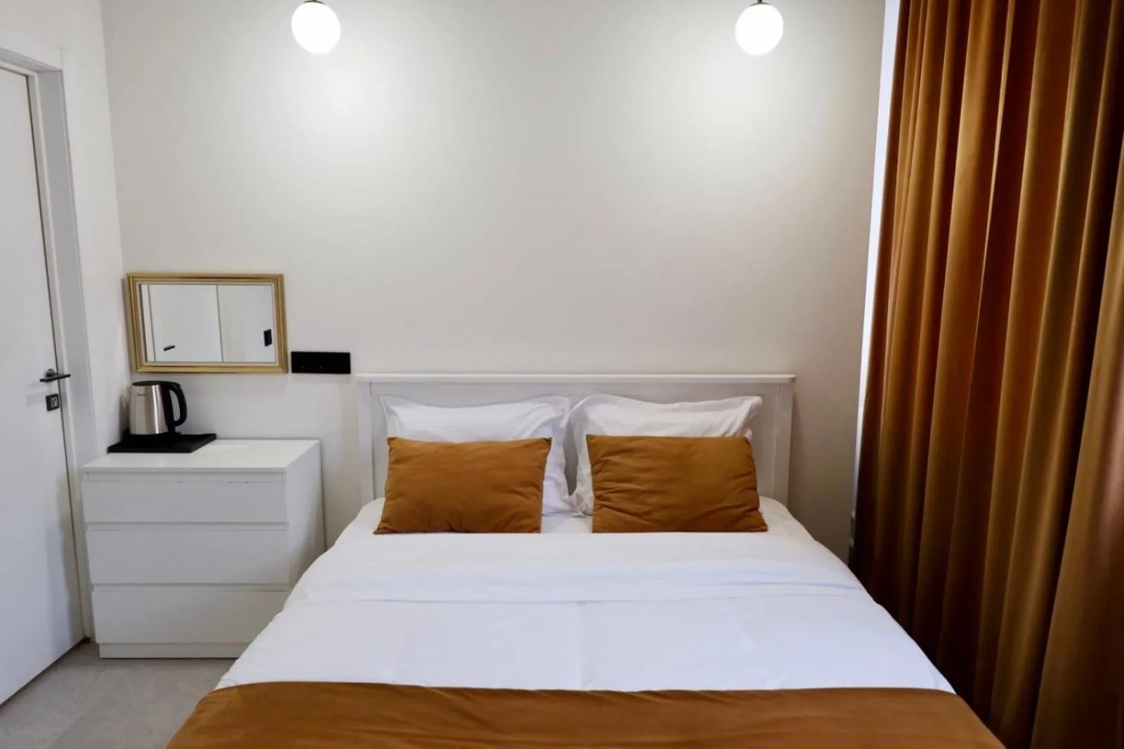 Bed in HANNAH INN - ex HELLO INN