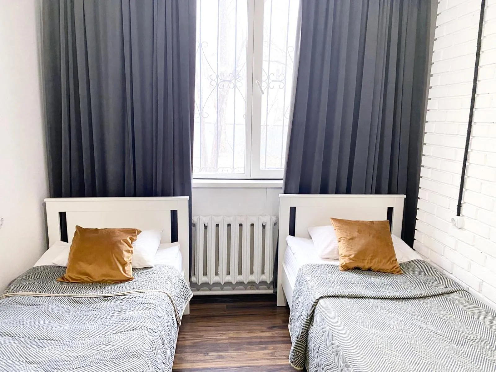 Photo of the whole room, Bed in HANNAH INN - ex HELLO INN