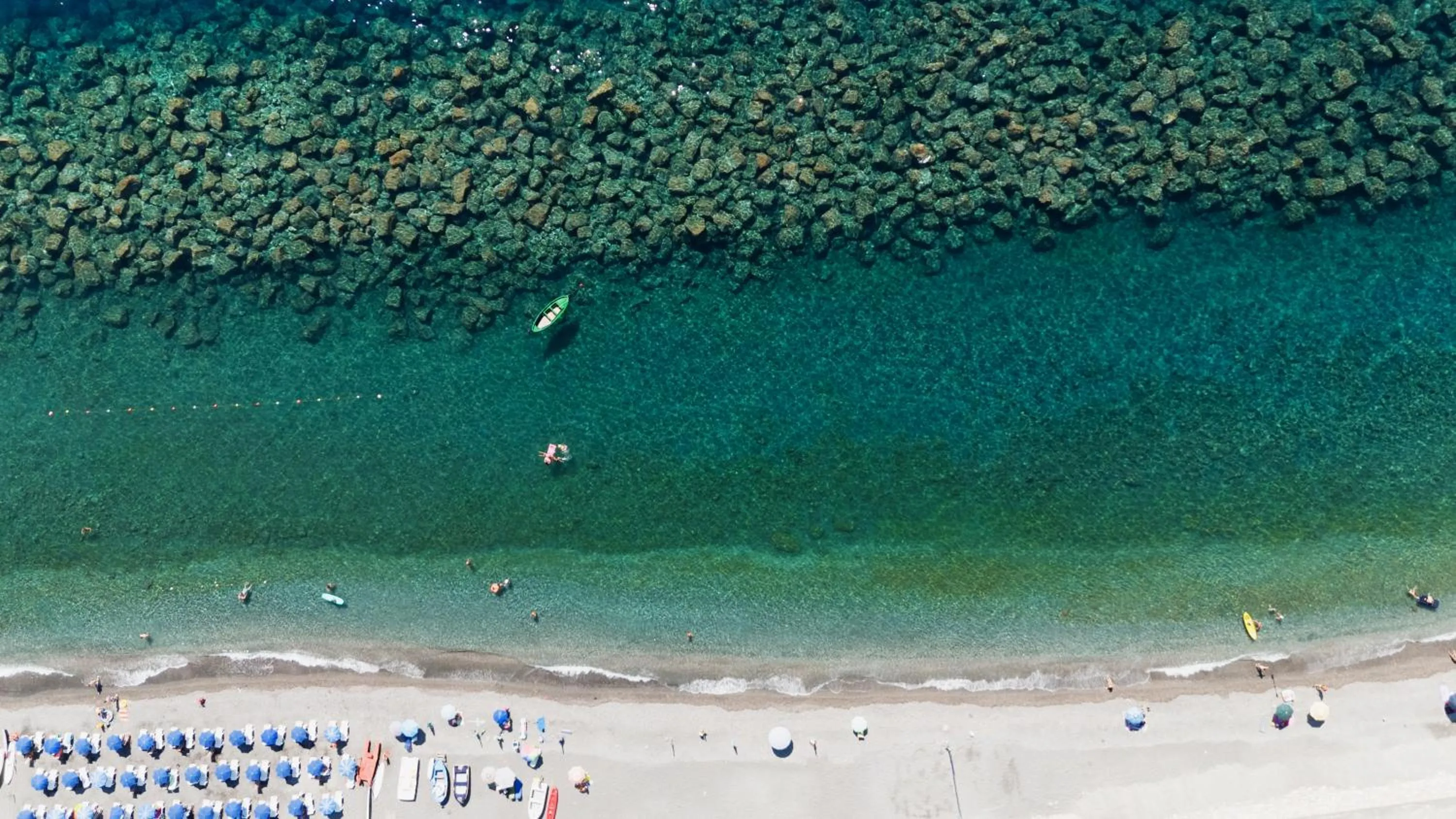 Beach in Hotel Donna Rosa