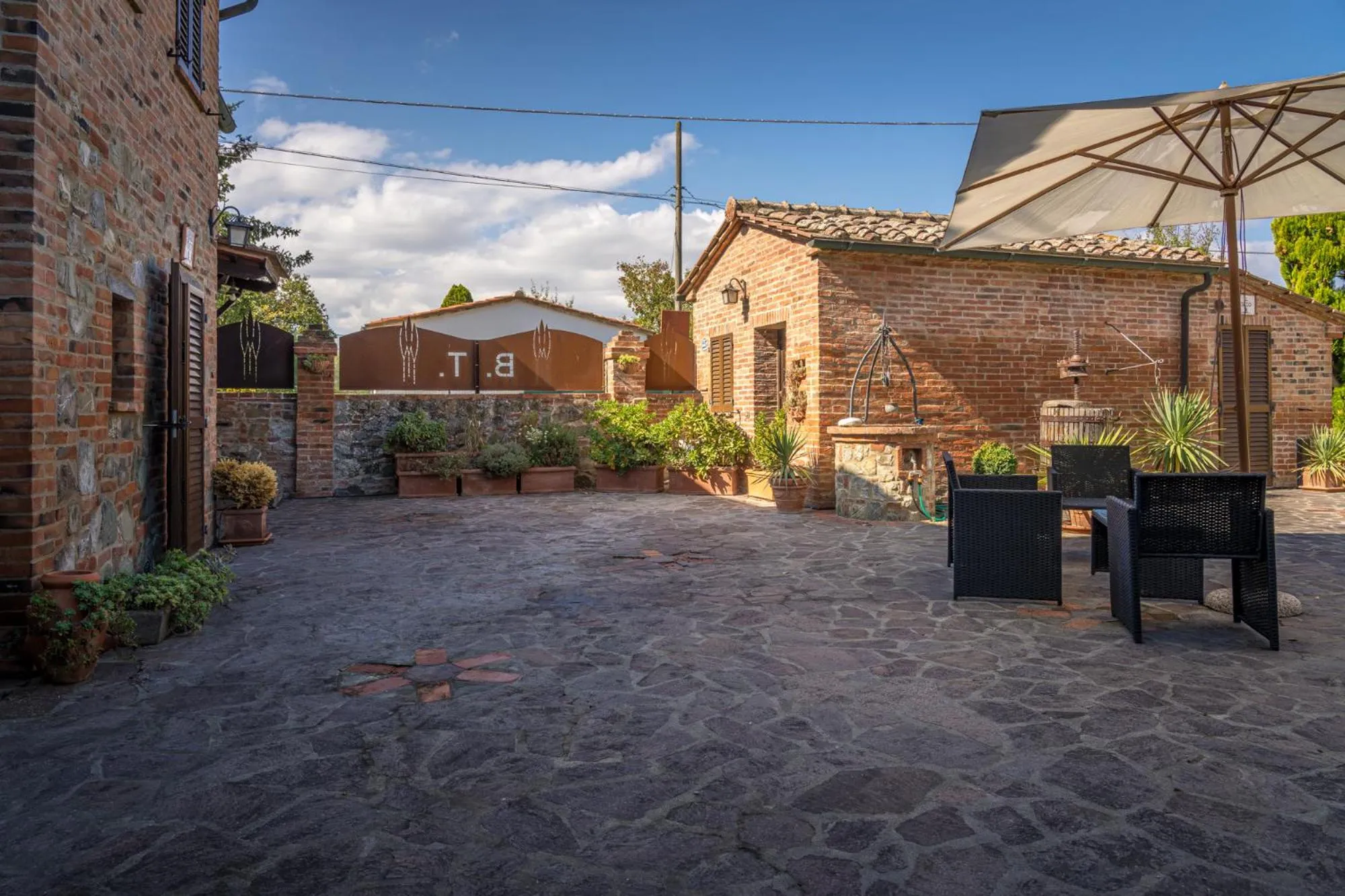 Property building in Borgo Terrosi