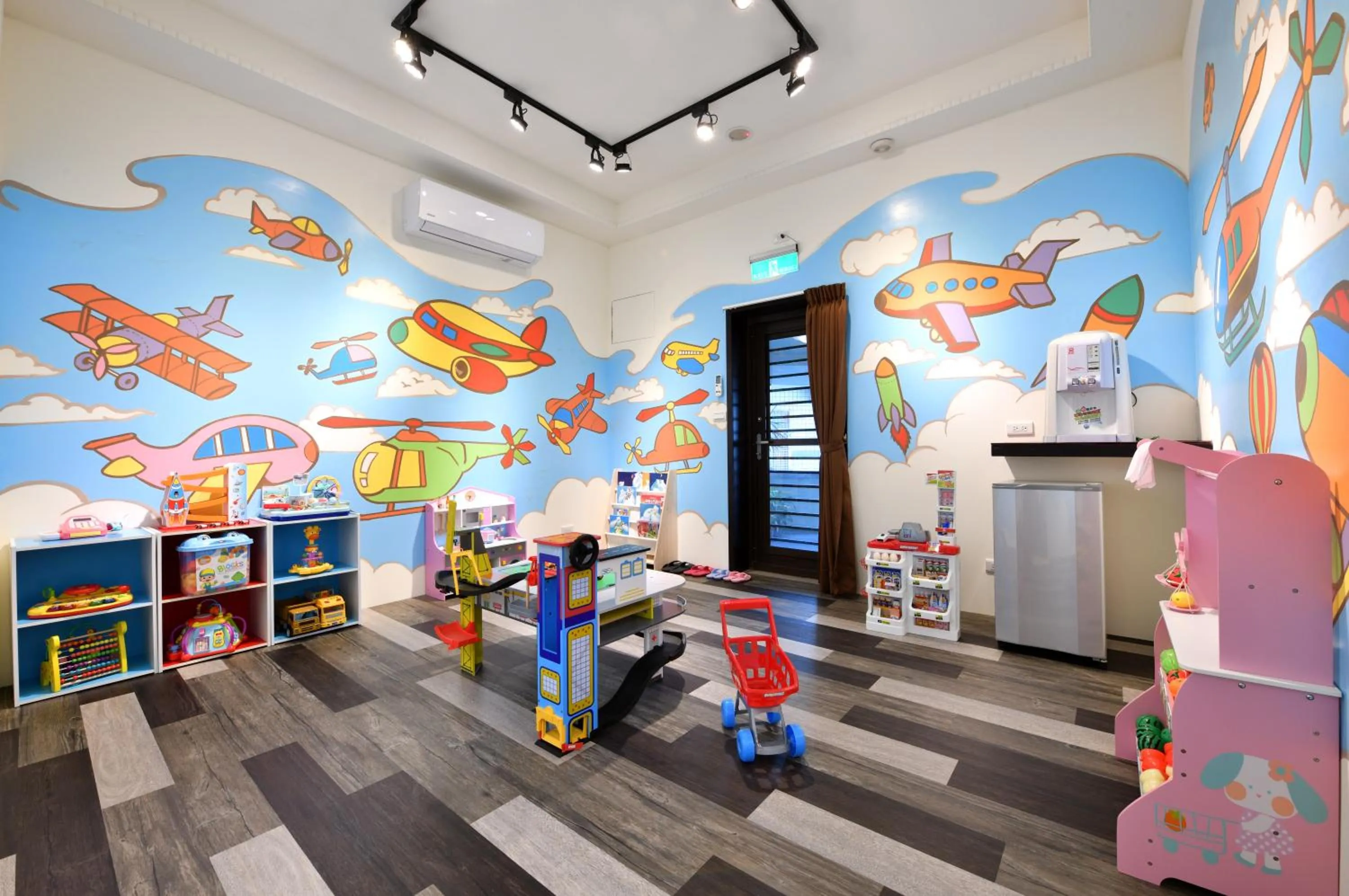 Children play ground in Windsor's Vanilla Garden B&B