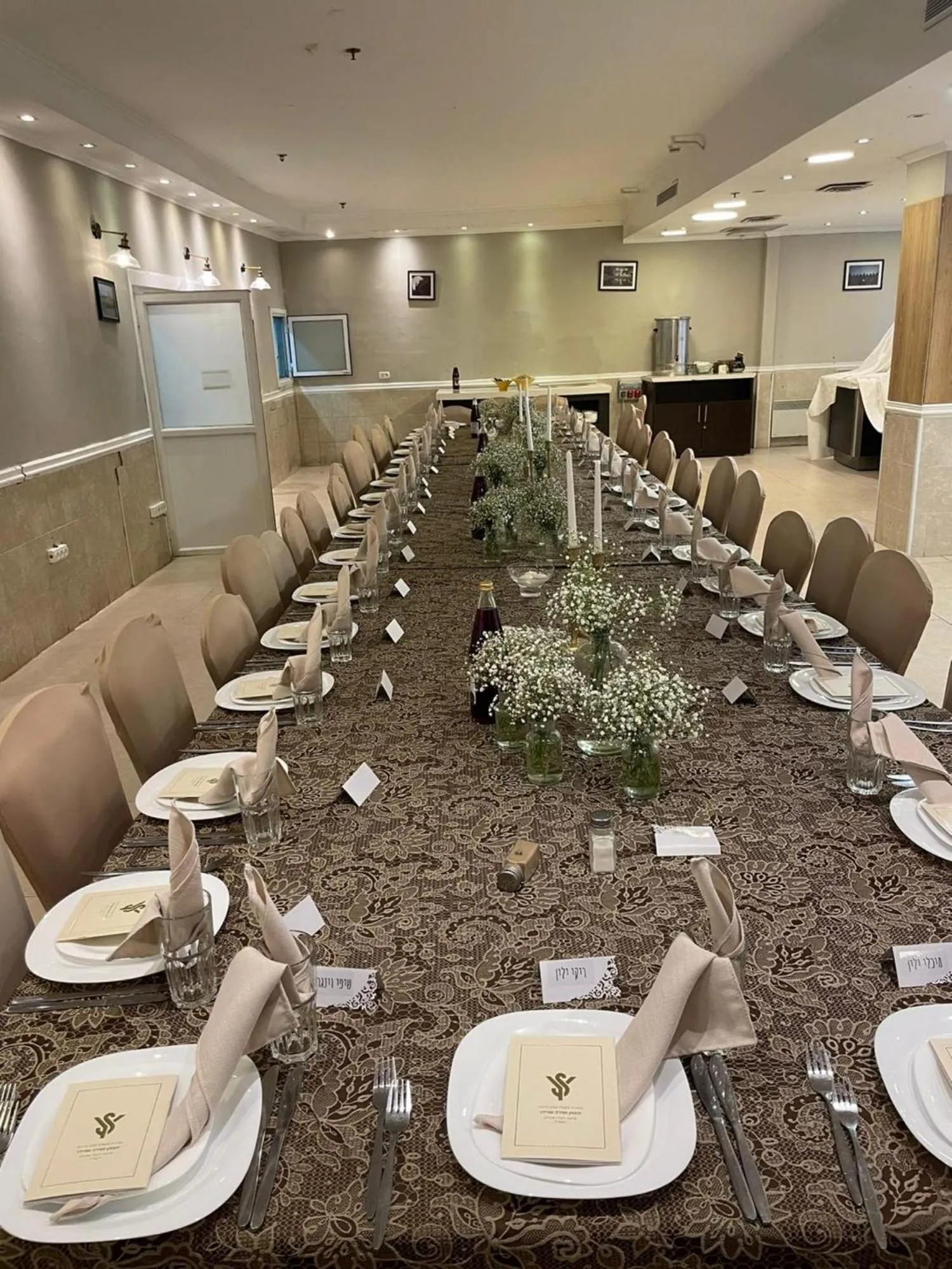 Restaurant/places to eat in Lev Yerushalayim Hotel