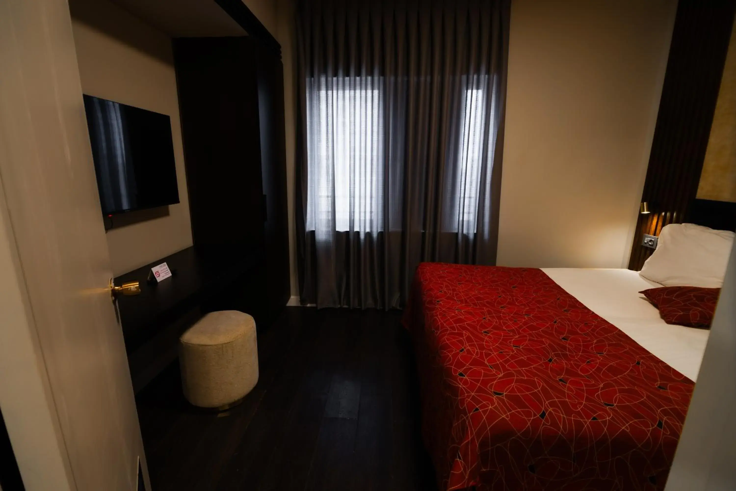 Photo of the whole room, Bed in Lev Yerushalayim Hotel Photo of the whole room, Bed in Lev Yerushalayim Hotel