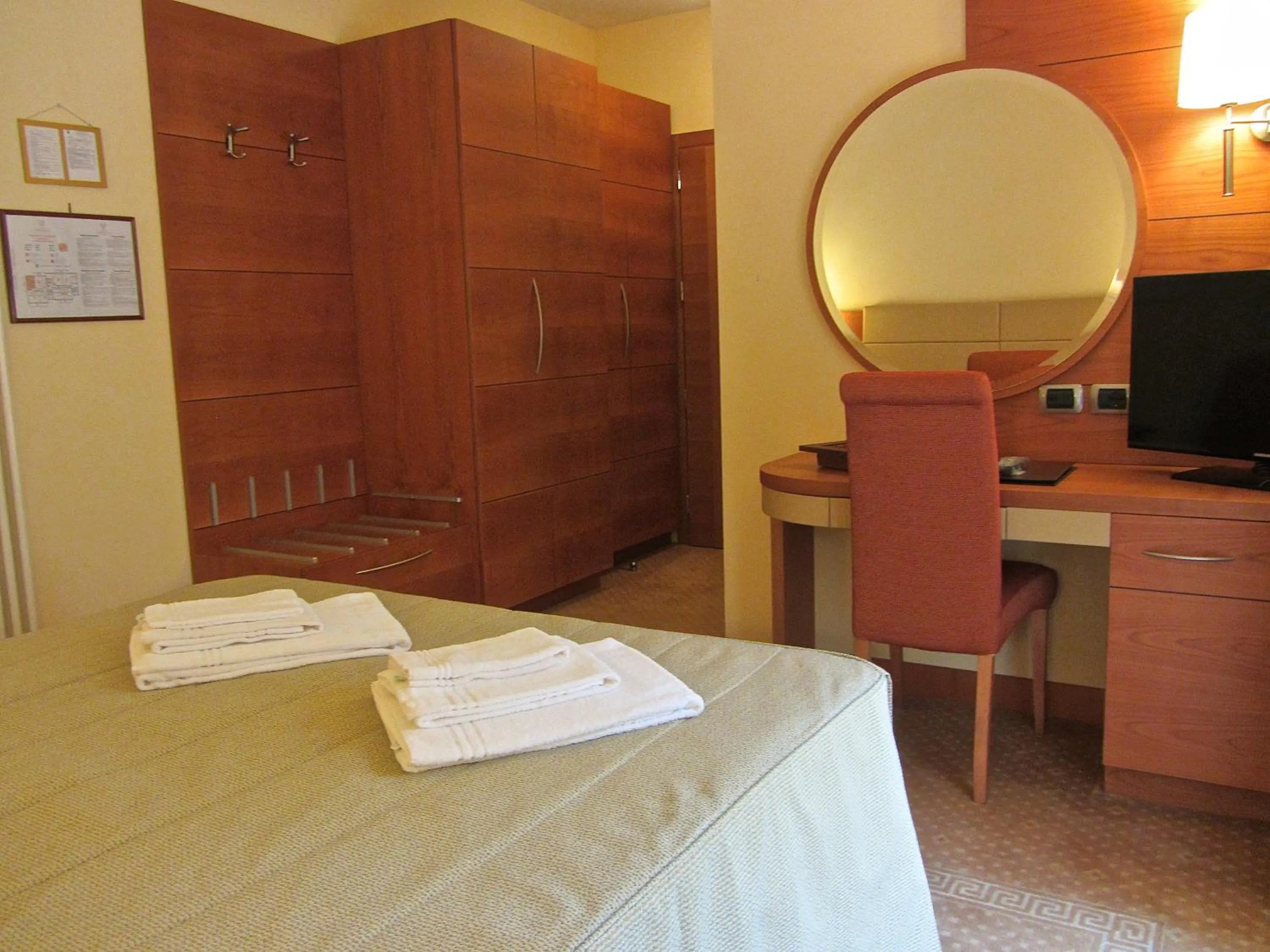 Shower, Bed in Relais San Giusto