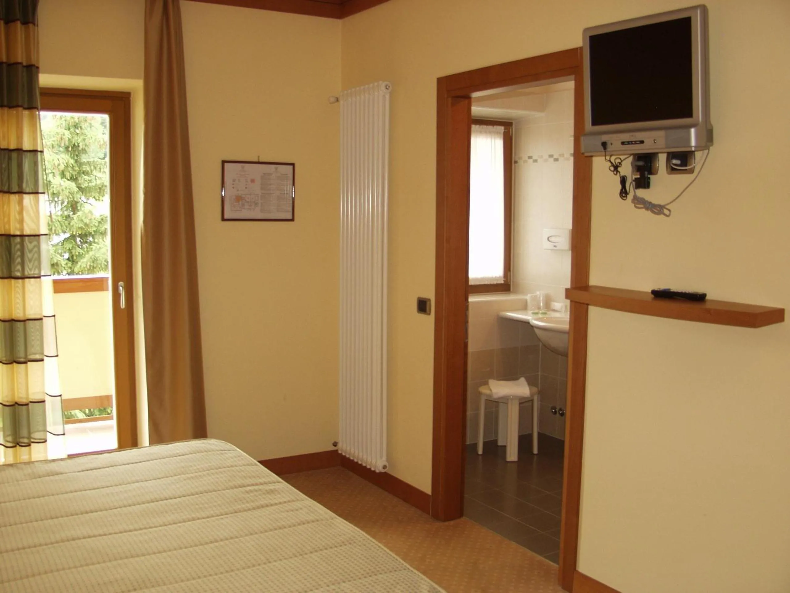 Shower, Bed in Relais San Giusto
