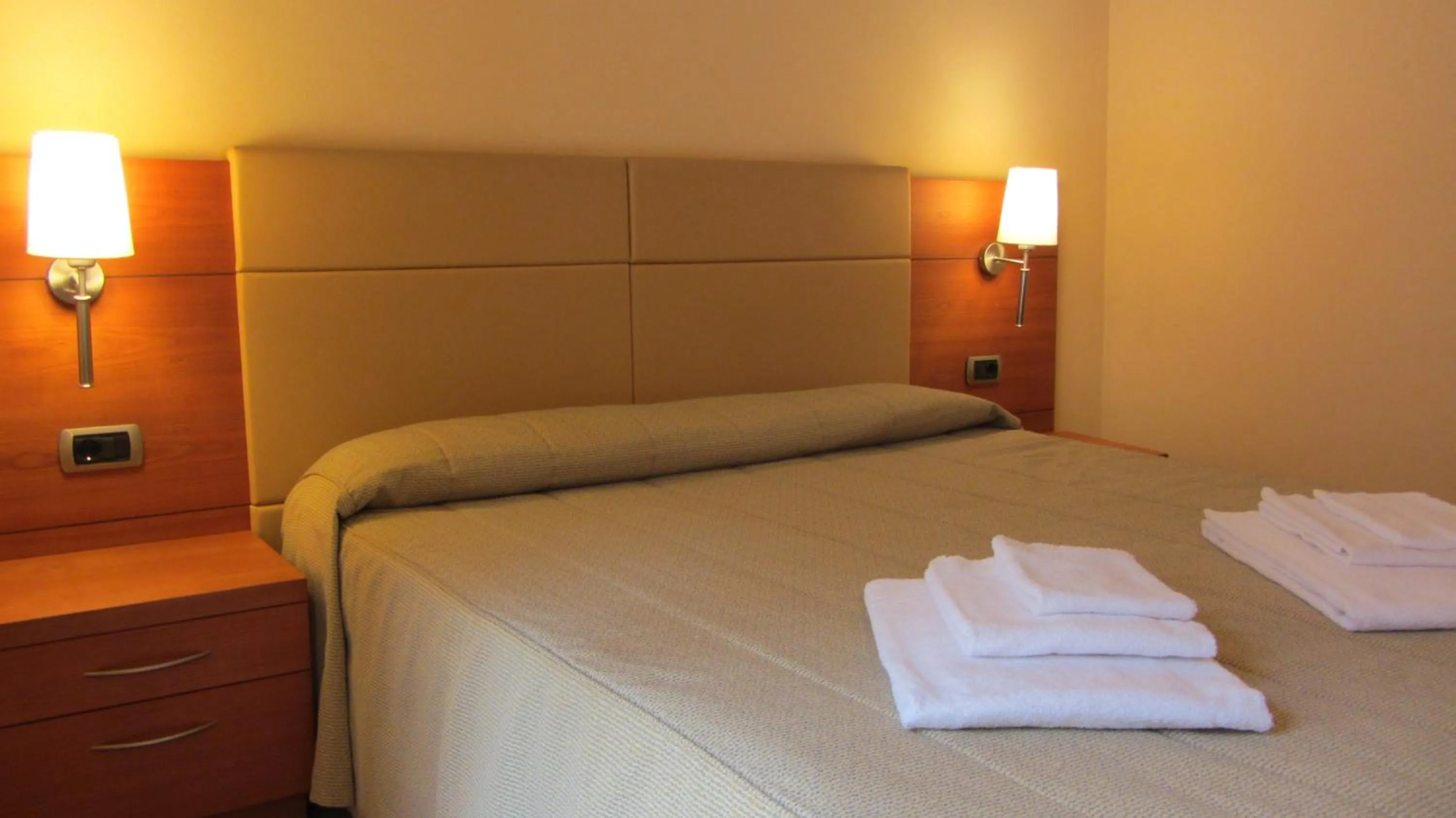 Shower, Bed in Relais San Giusto