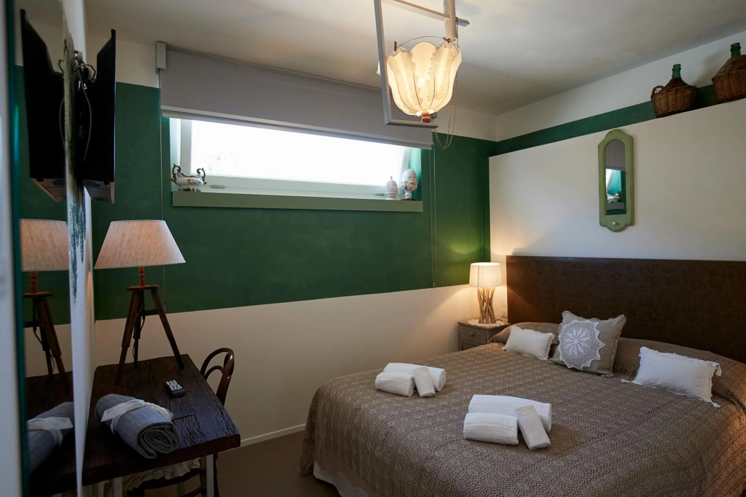 Photo of the whole room, Bed in Echi di Puglia