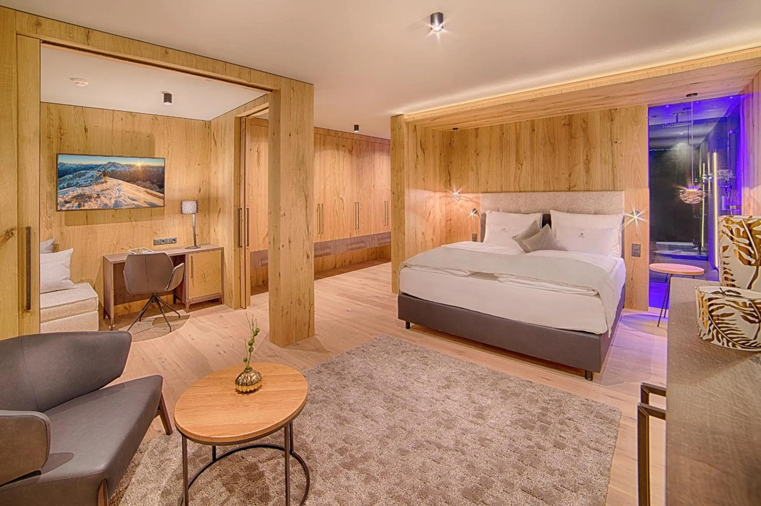 Bedroom, Bed in LUNARIS Wellnessresort