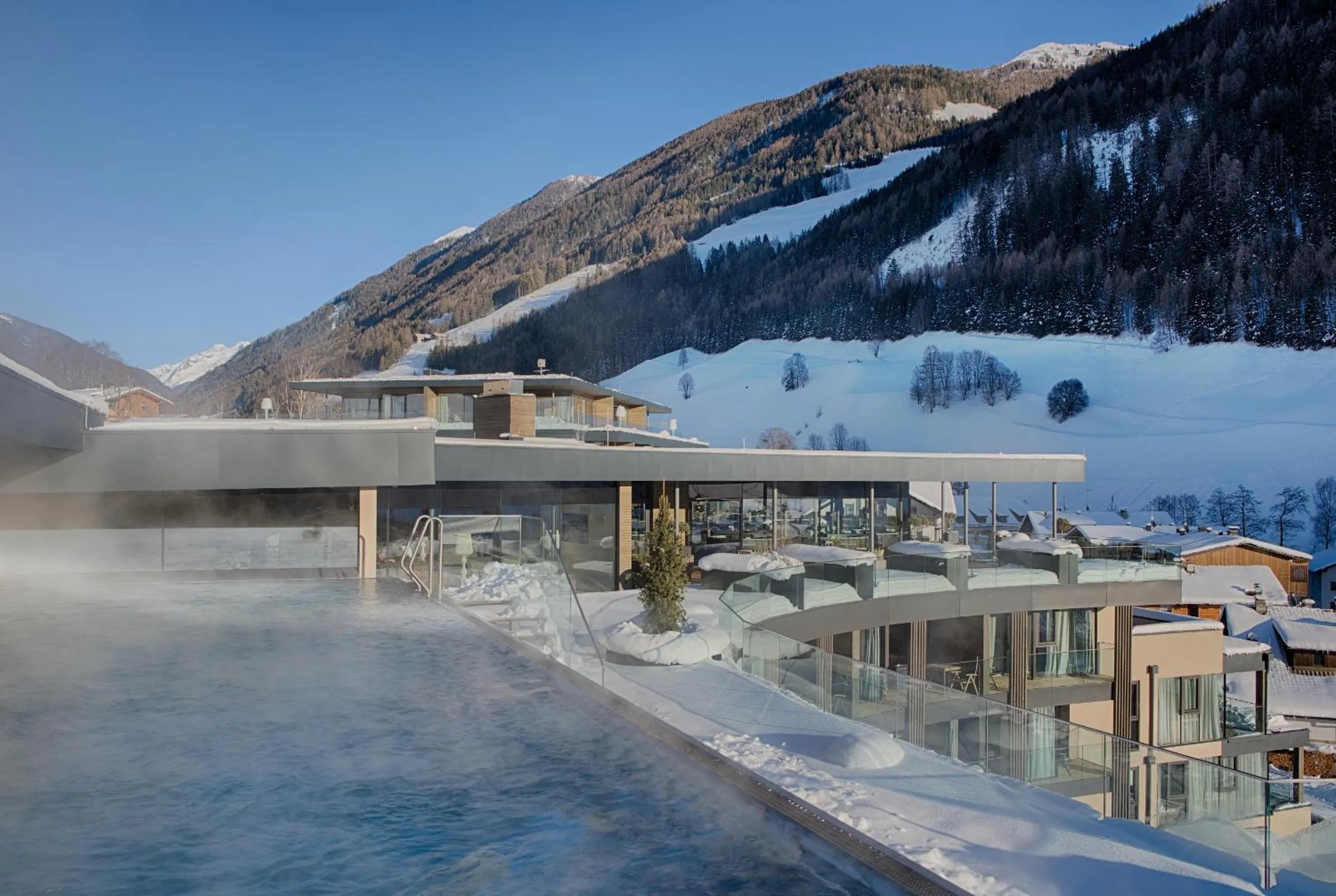 Swimming pool in LUNARIS Wellnessresort