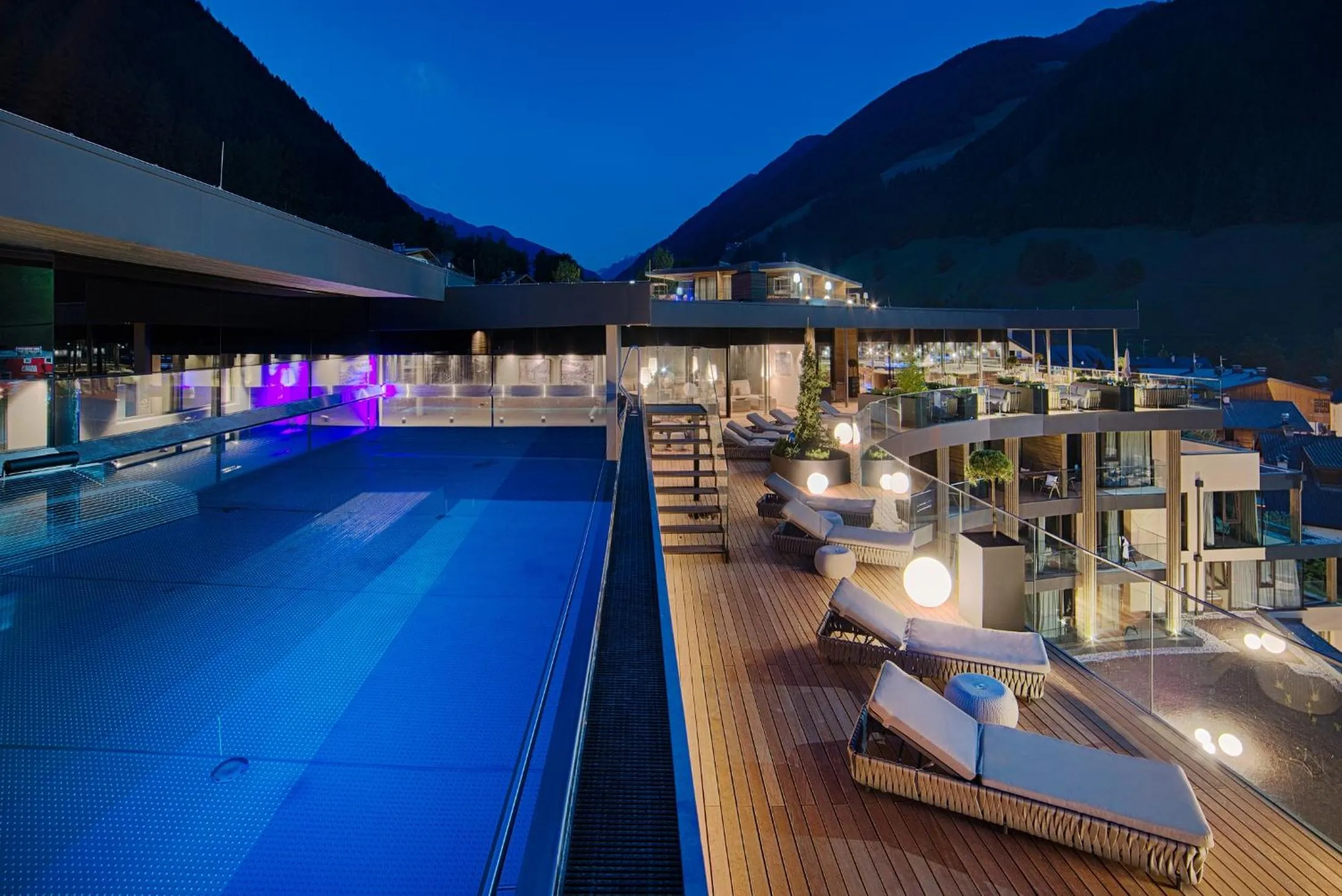 Swimming pool in LUNARIS Wellnessresort