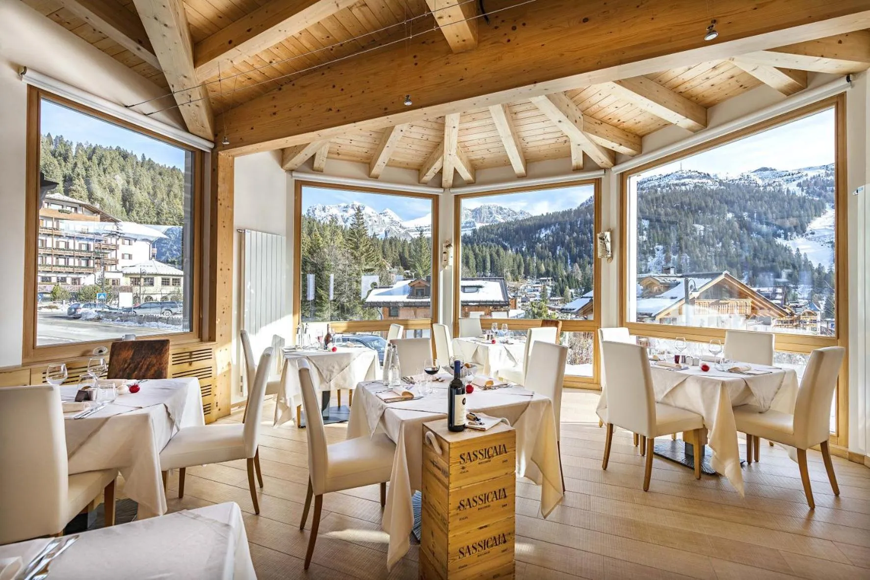 Restaurant/places to eat in Hotel Dahu