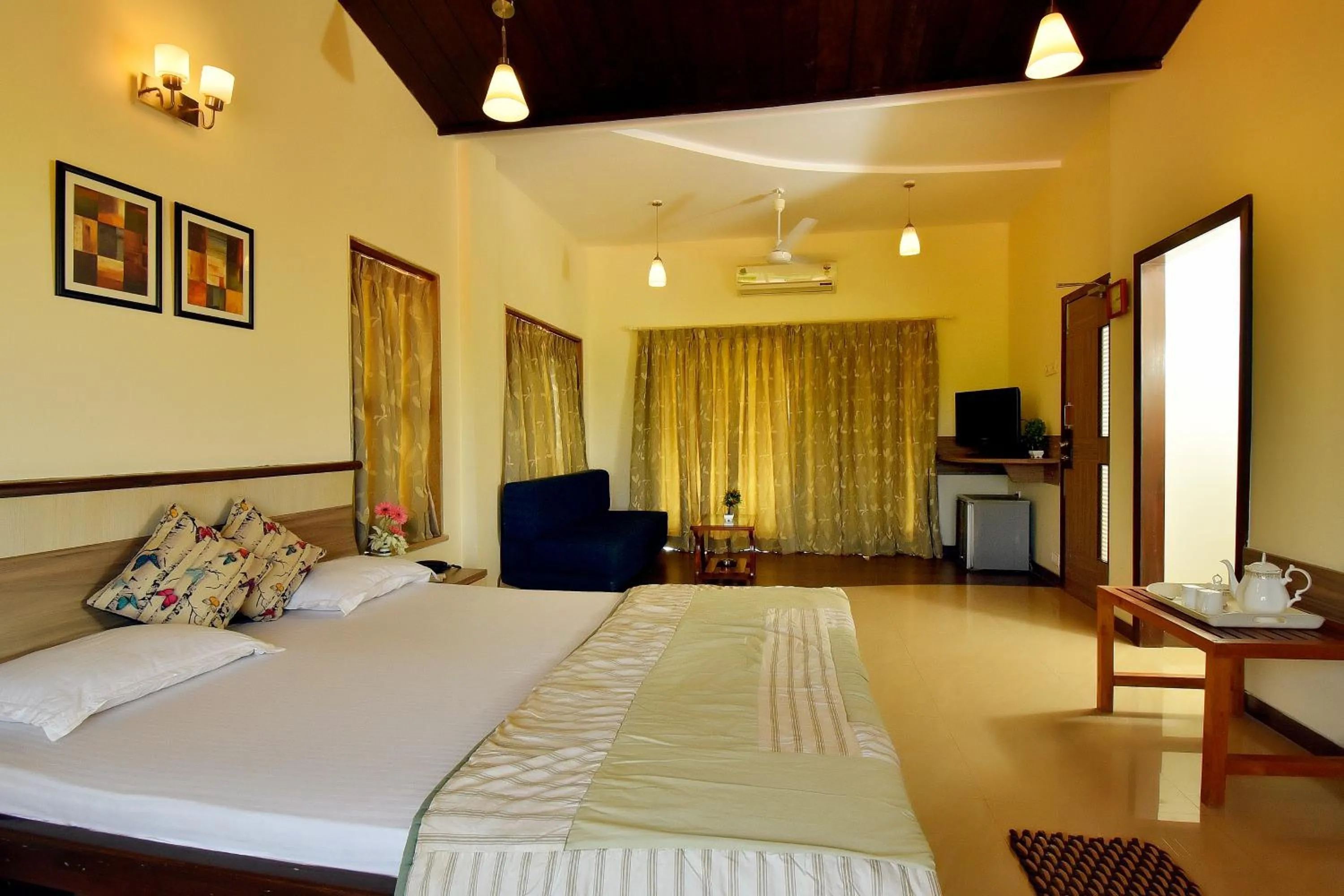 Bedroom, Bed in The Mango Inn