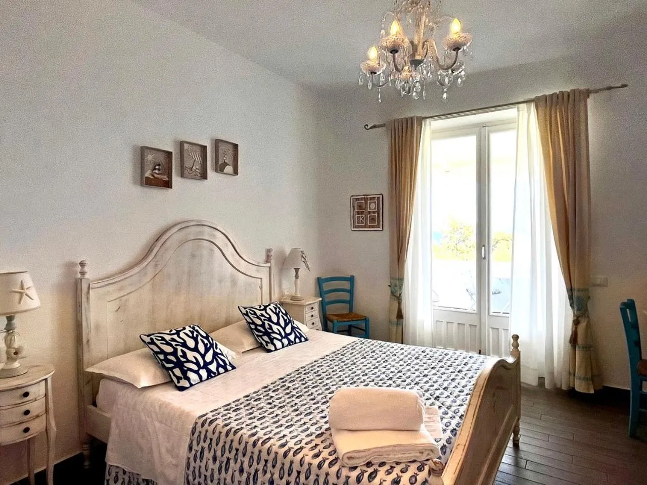 Photo of the whole room in Palmasera Charming Rooms