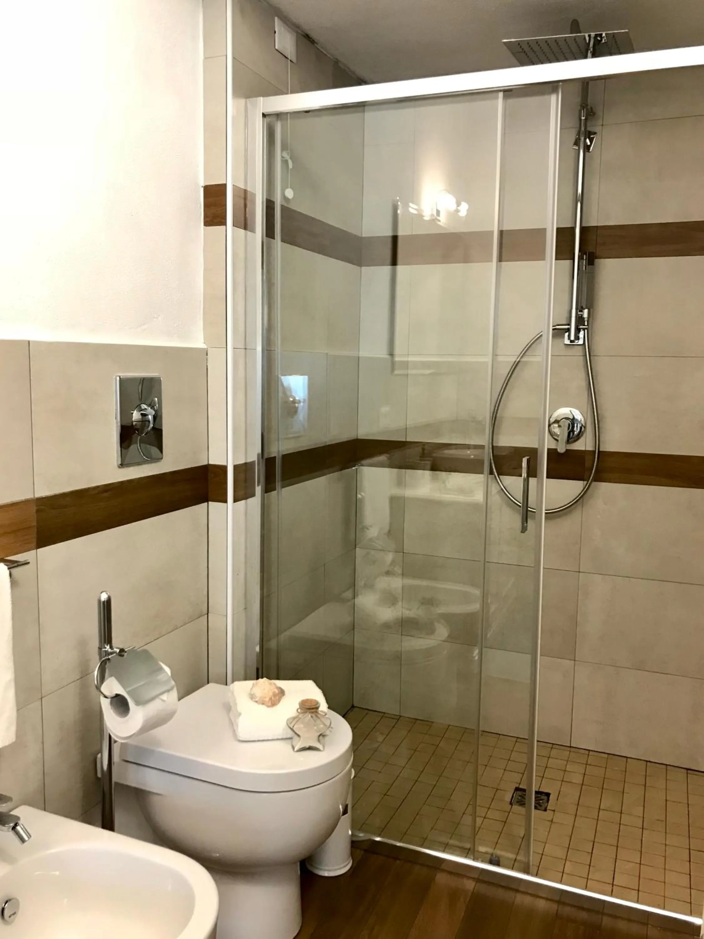 Shower in Palmasera Charming Rooms