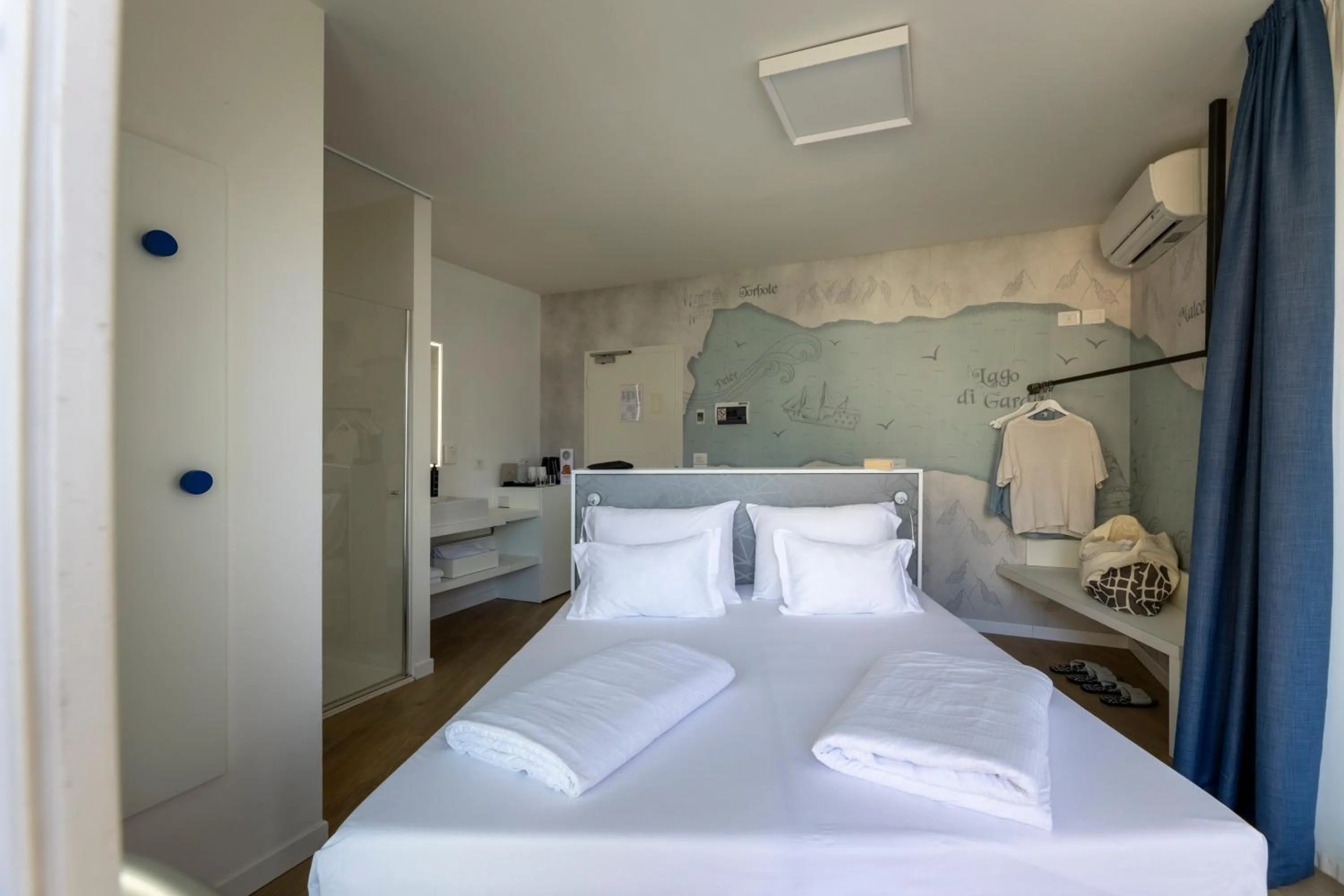 Bedroom, Bed in SeeLE Garda Hotel