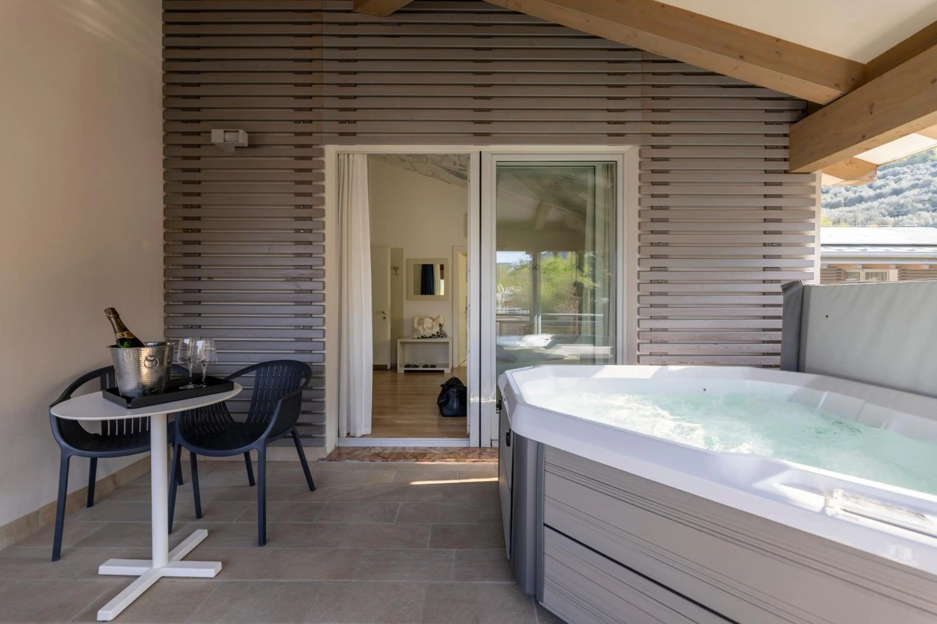 Hot Tub in SeeLE Garda Hotel