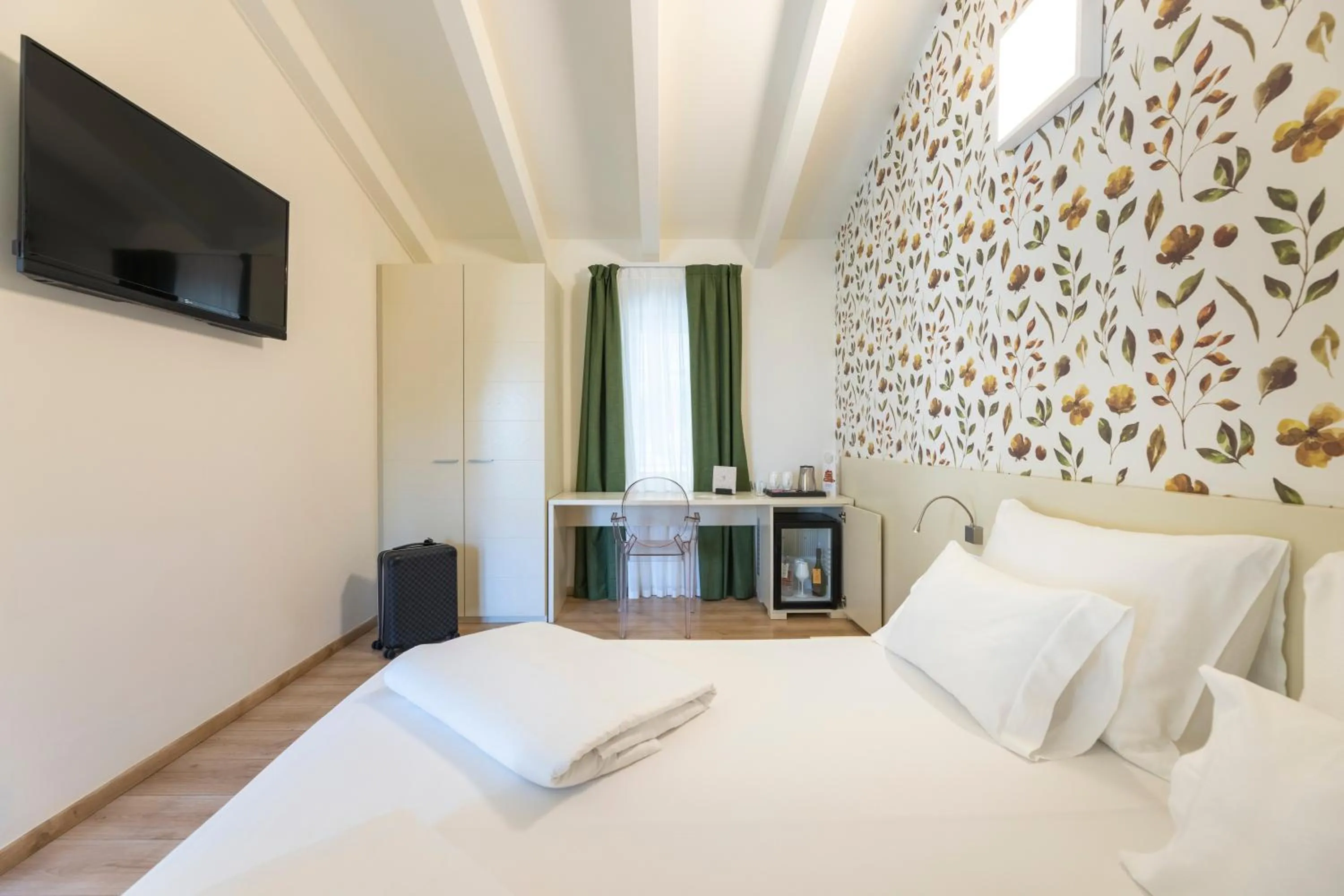 Bed in SeeLE Garda Hotel