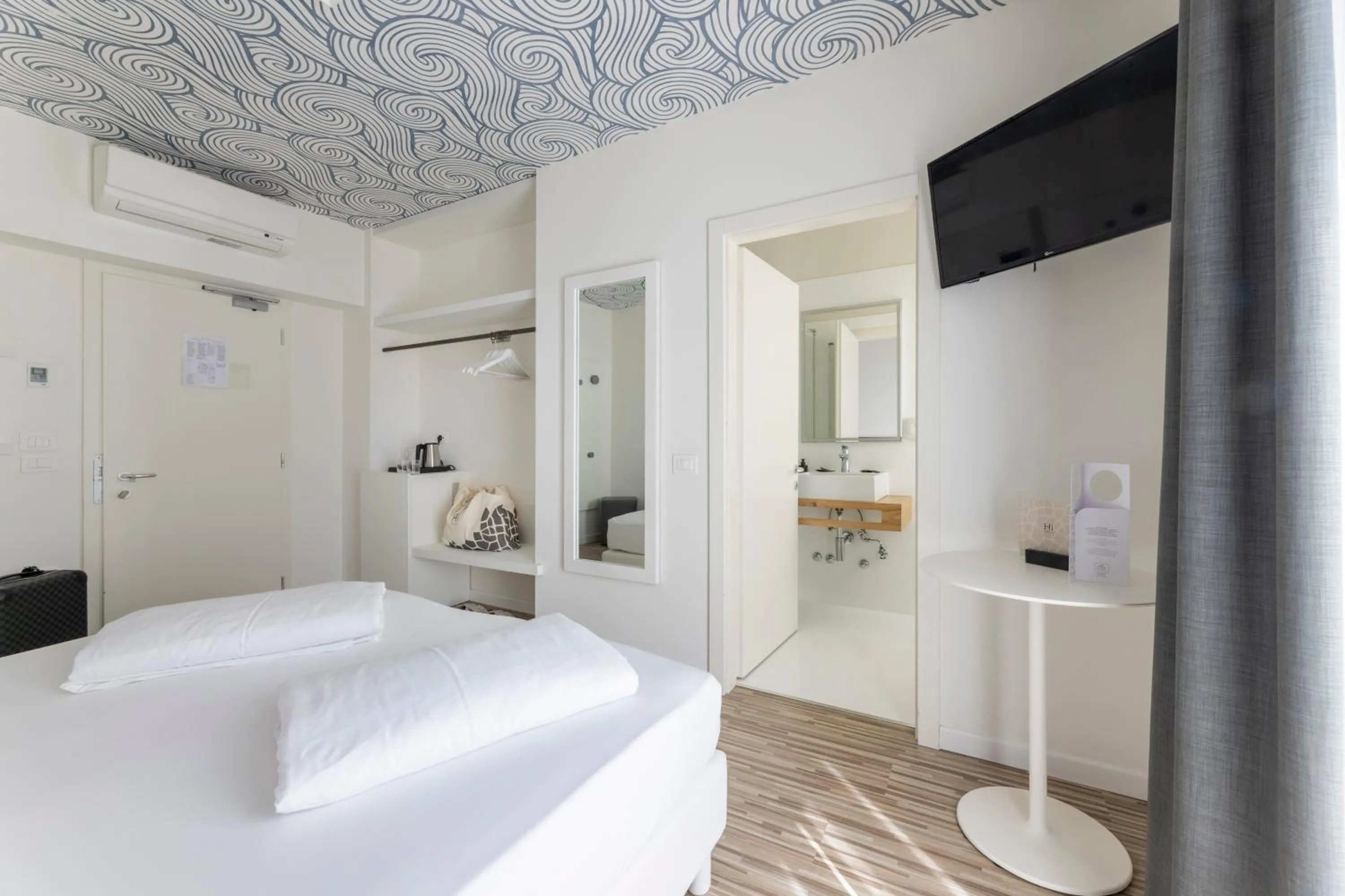 Bed in SeeLE Garda Hotel