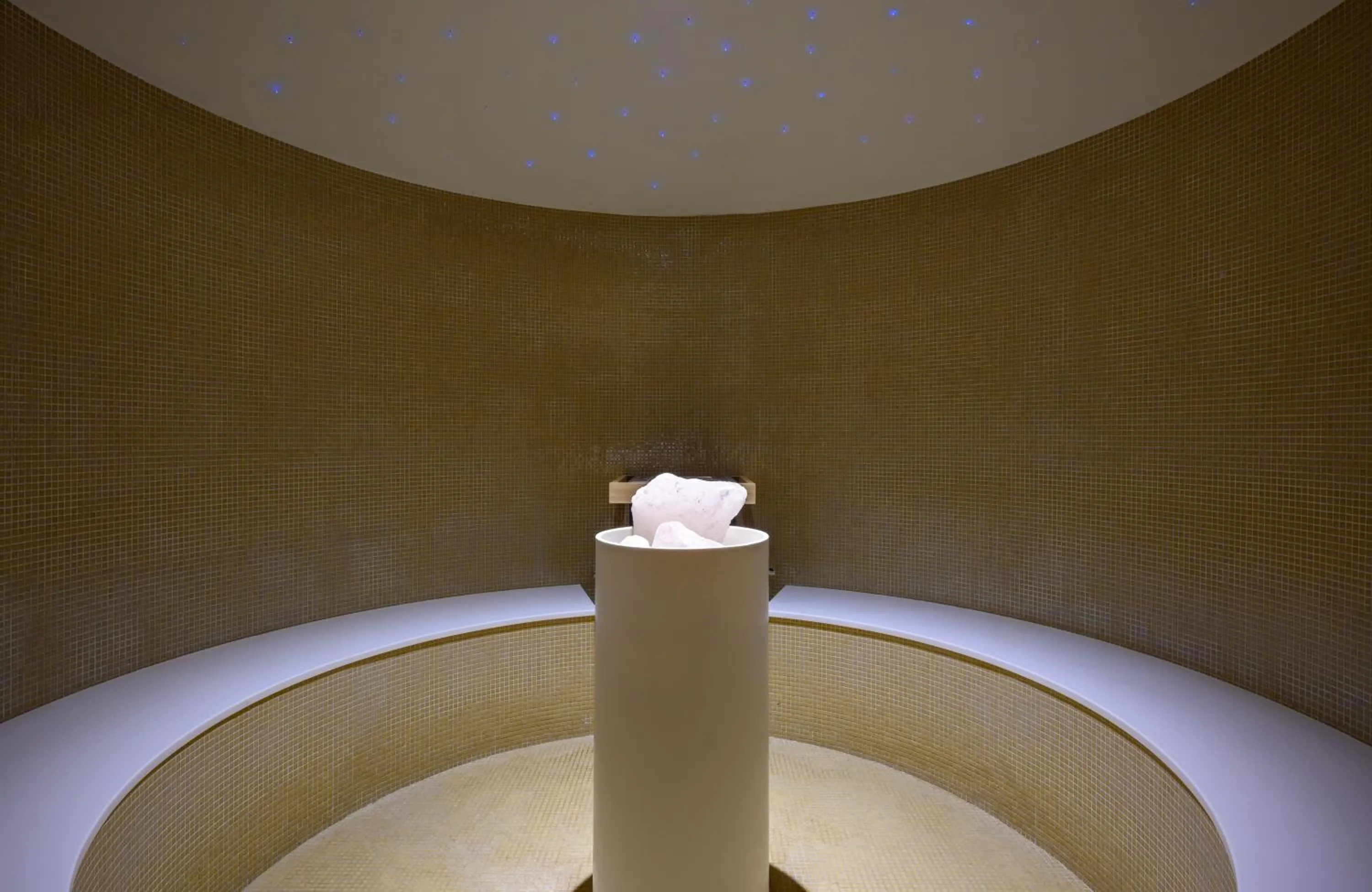 Spa and wellness centre/facilities in Leonardo Hotel Lago di Garda - Wellness and Spa